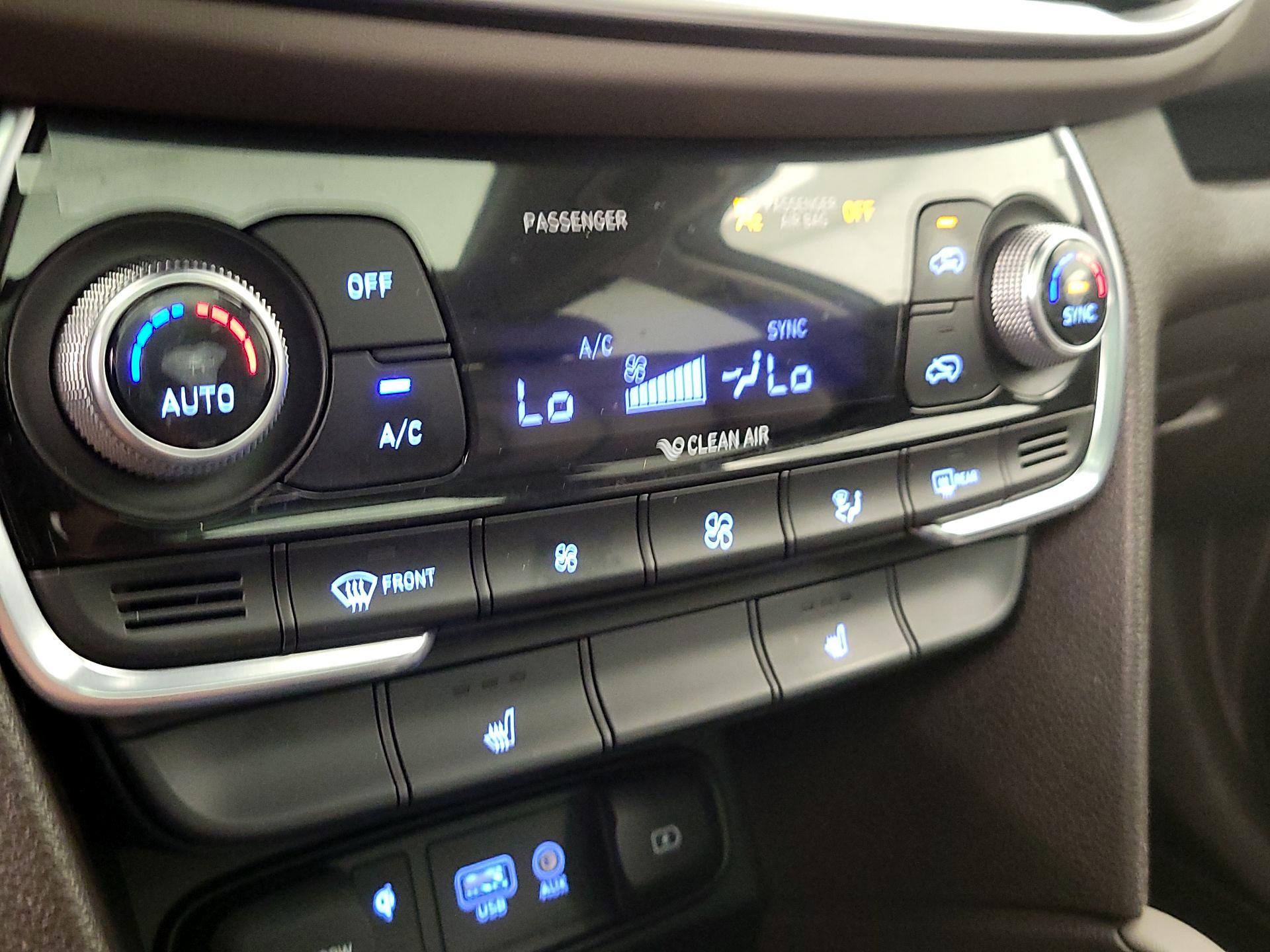 Thumbnail: 2020 Hyundai Santa Fe - 16