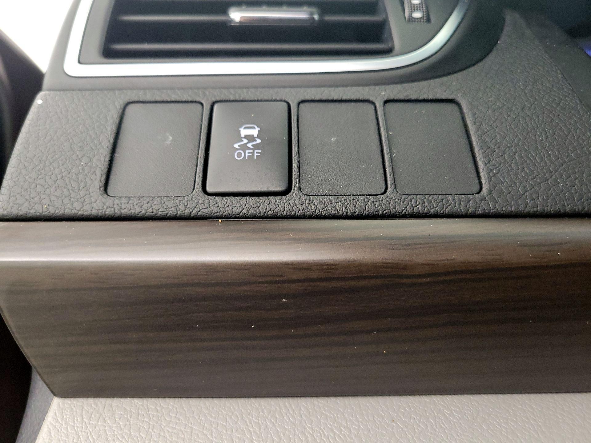 Thumbnail: 2017 Toyota Camry - 13