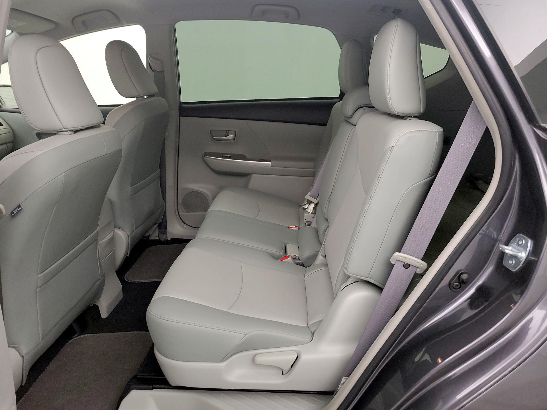 Thumbnail: 2014 Toyota Prius v - 19