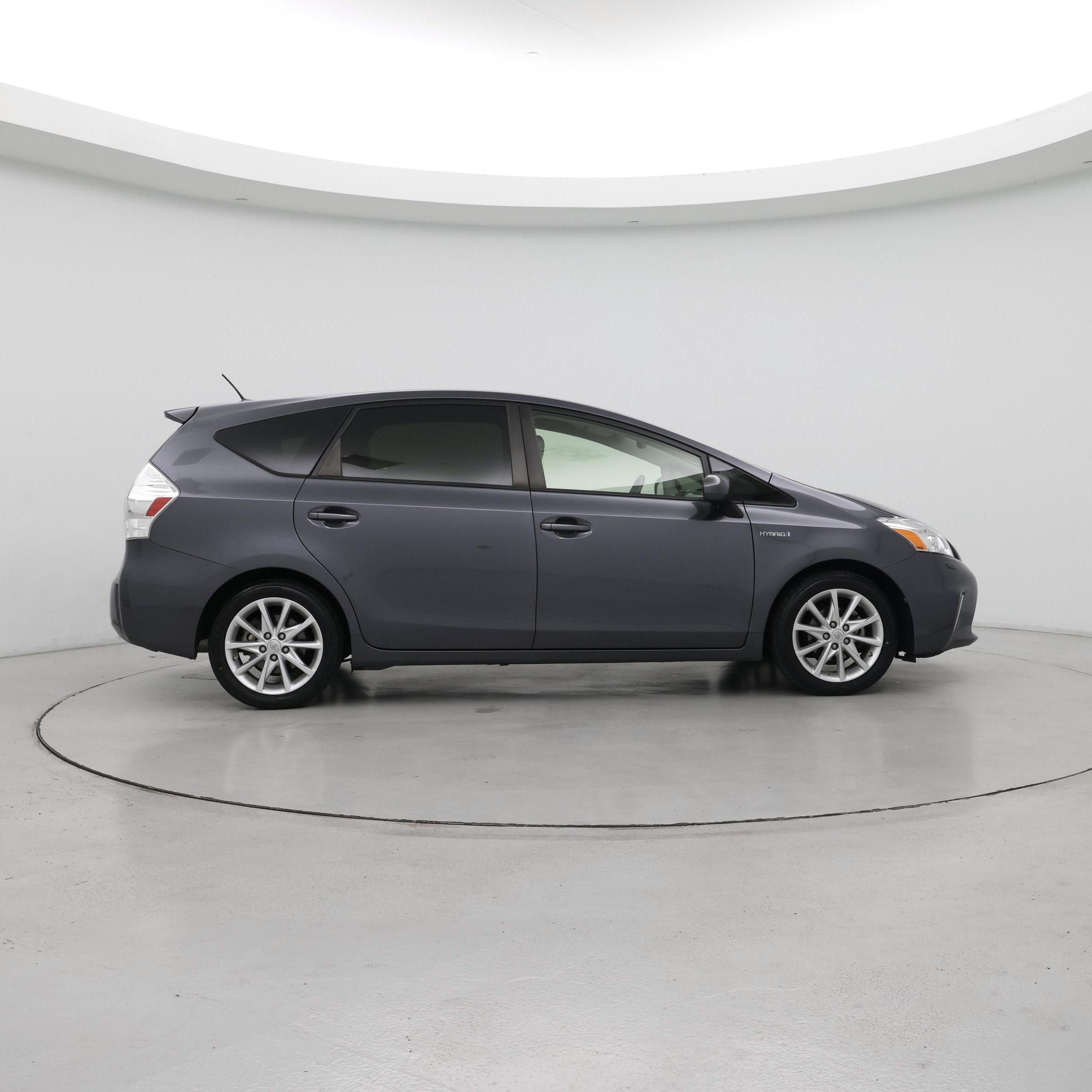 Thumbnail: 2014 Toyota Prius v - 7
