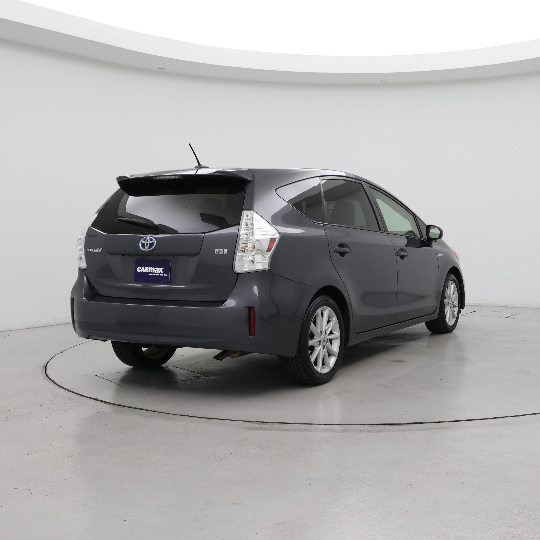 Thumbnail: 2014 Toyota Prius v - 8