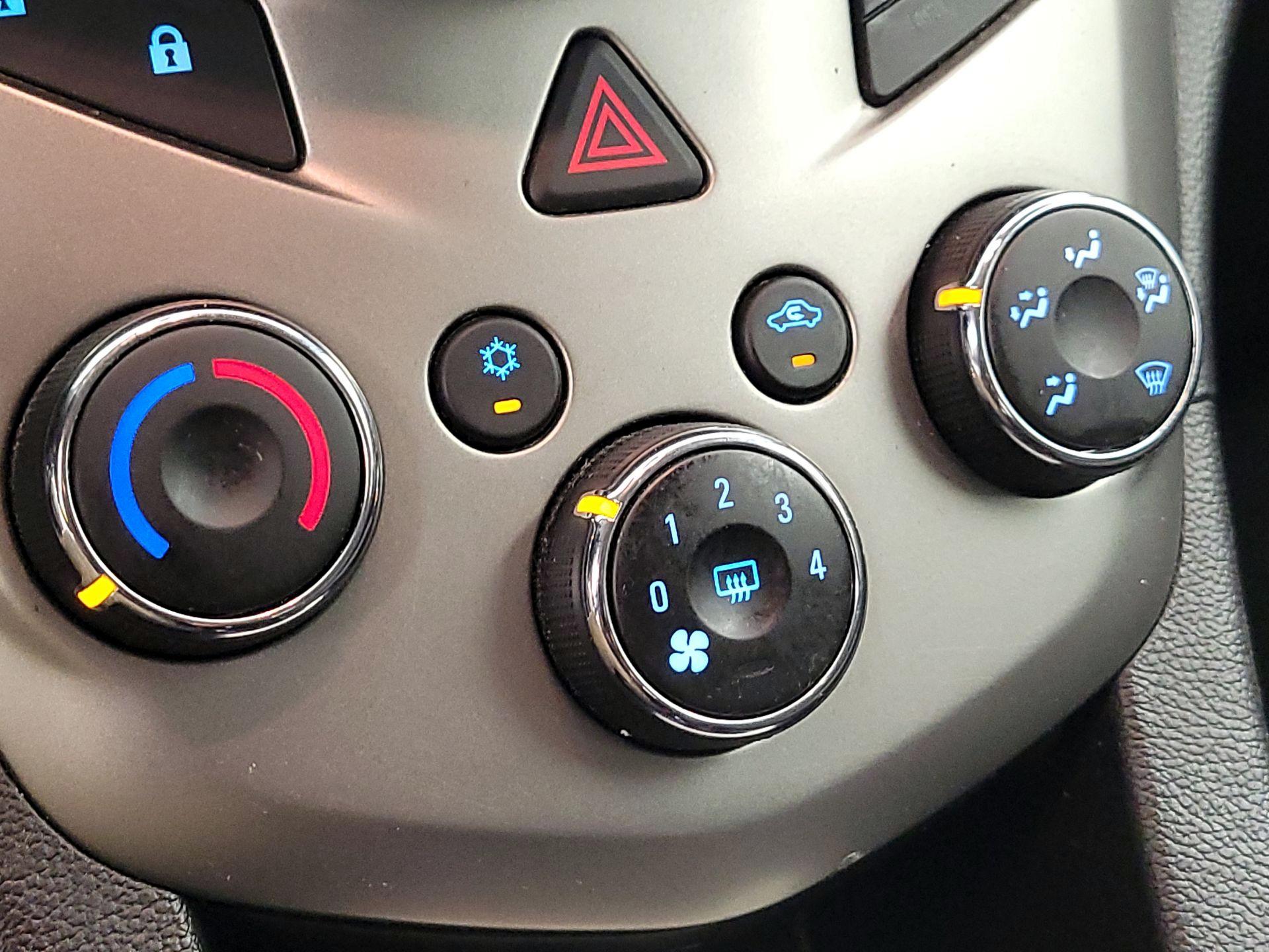 Thumbnail: 2014 Chevrolet Sonic - 15