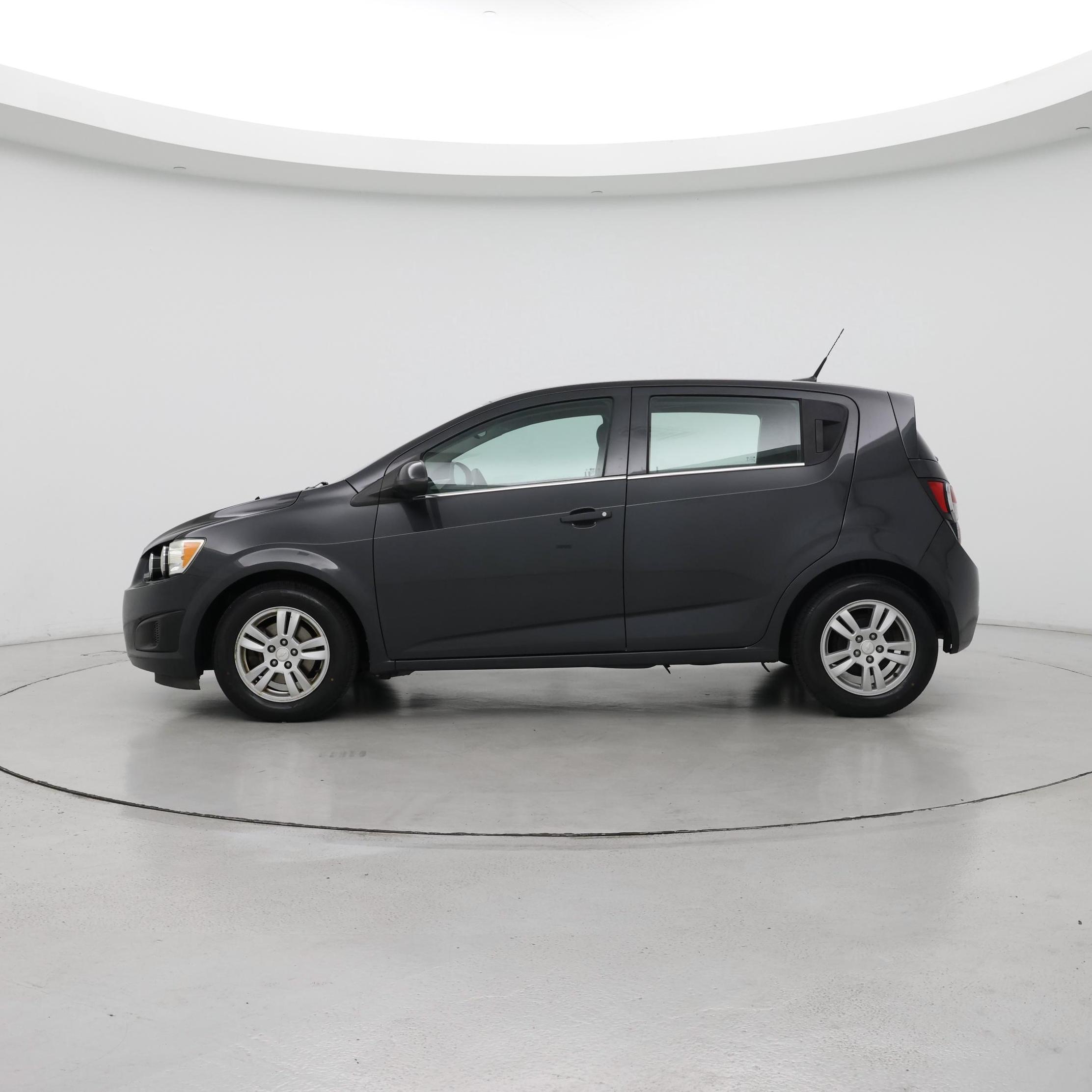 Thumbnail: 2014 Chevrolet Sonic - 3