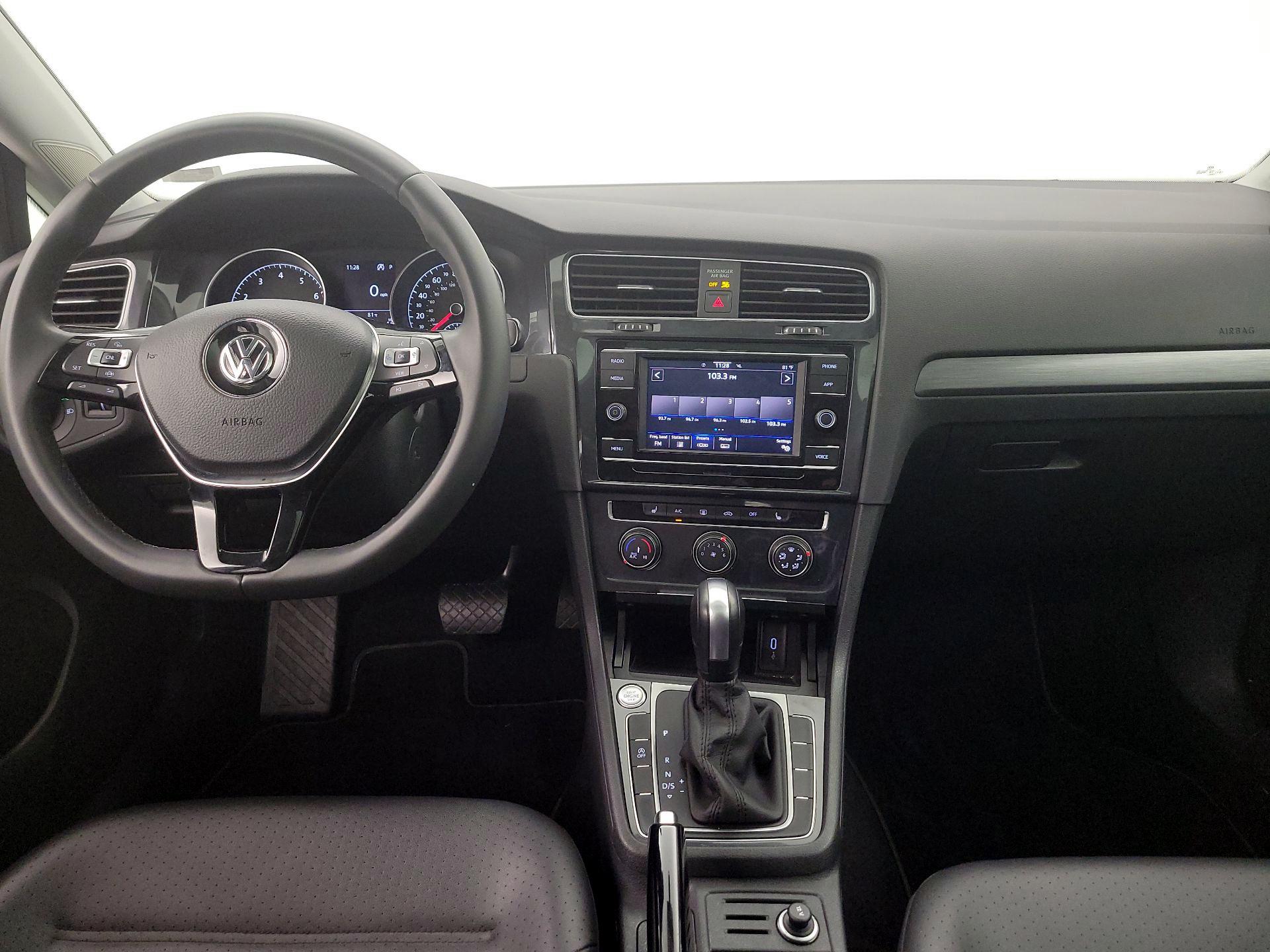 Thumbnail: 2020 Volkswagen Golf - 9