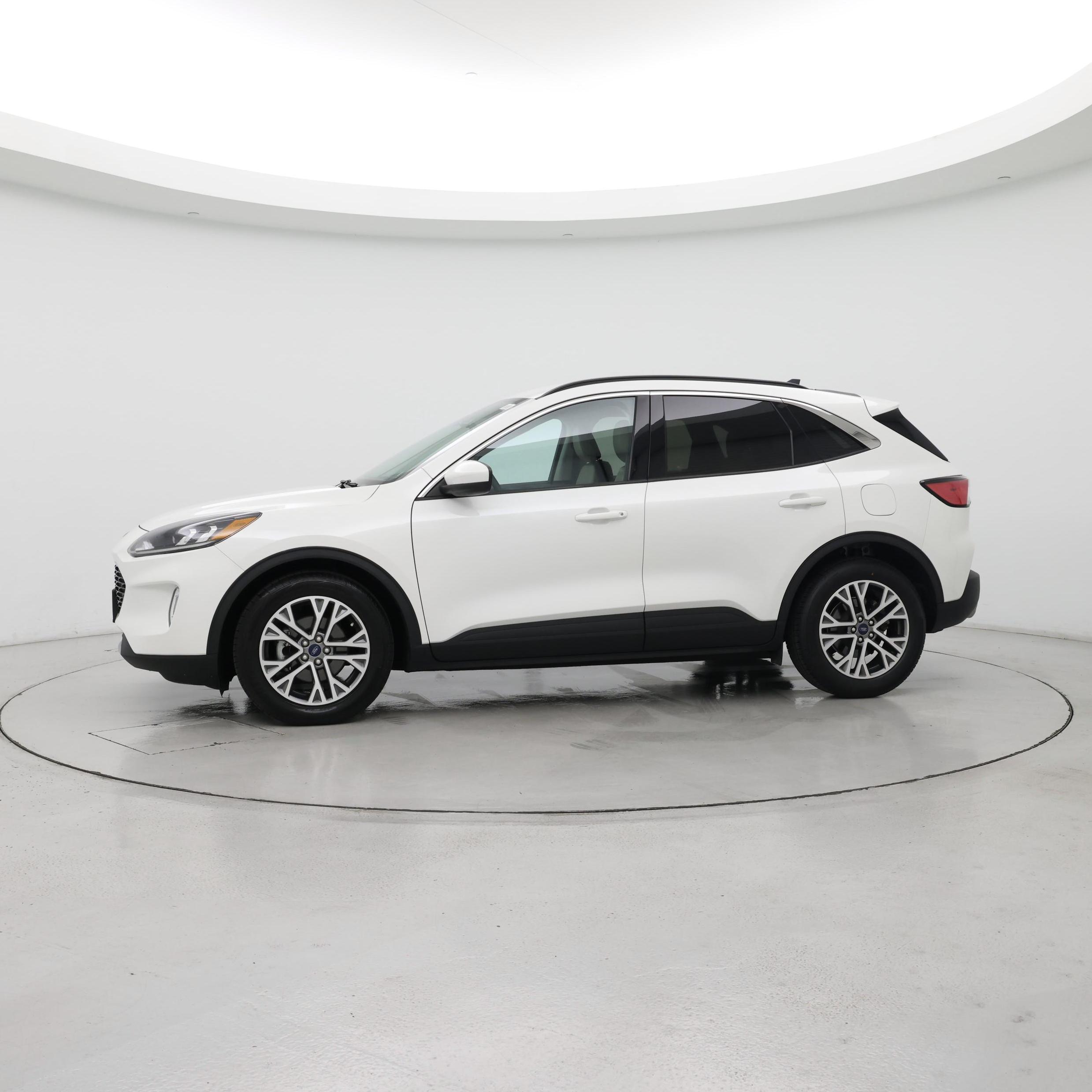 Thumbnail: 2021 Ford Escape - 3