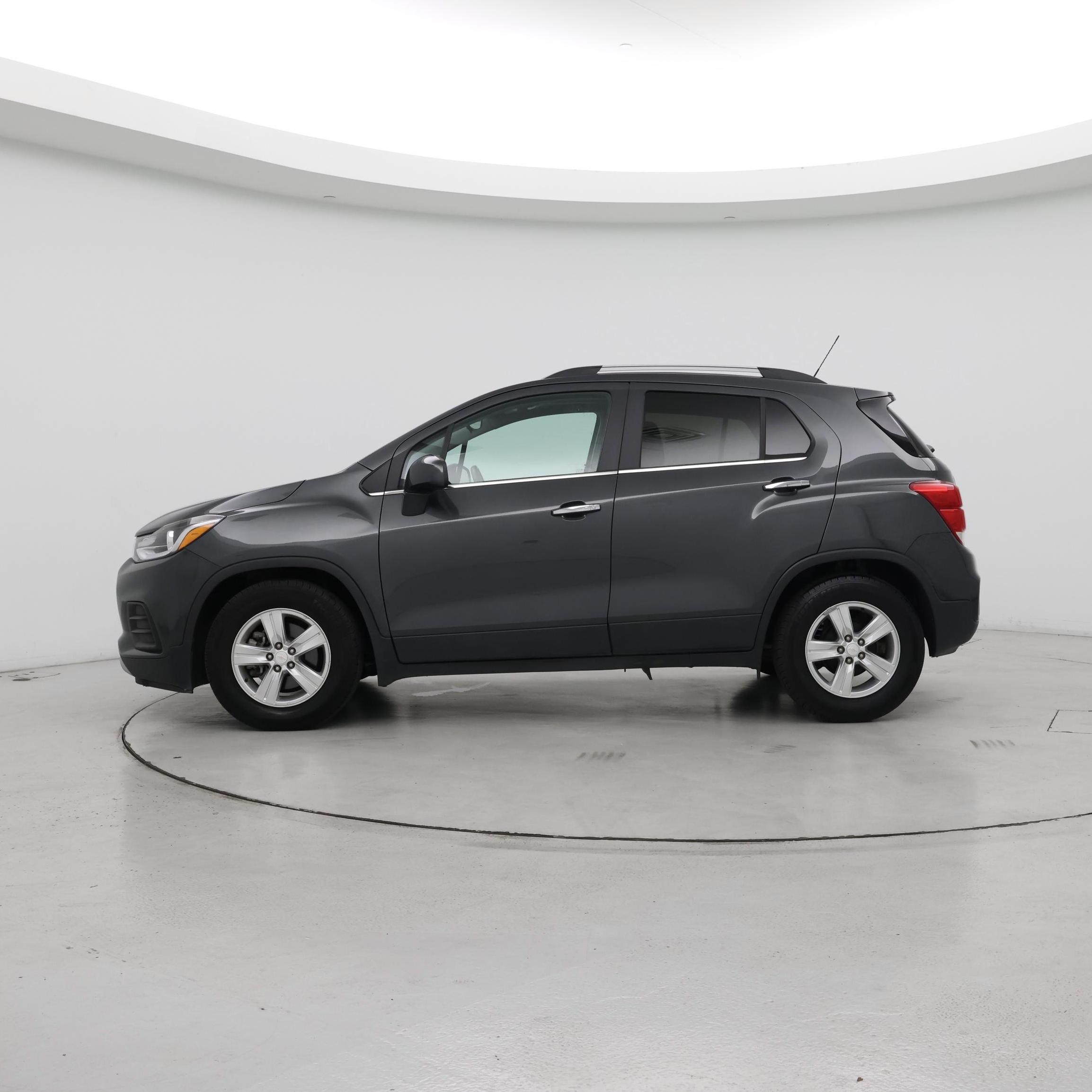 Thumbnail: 2020 Chevrolet Trax - 3