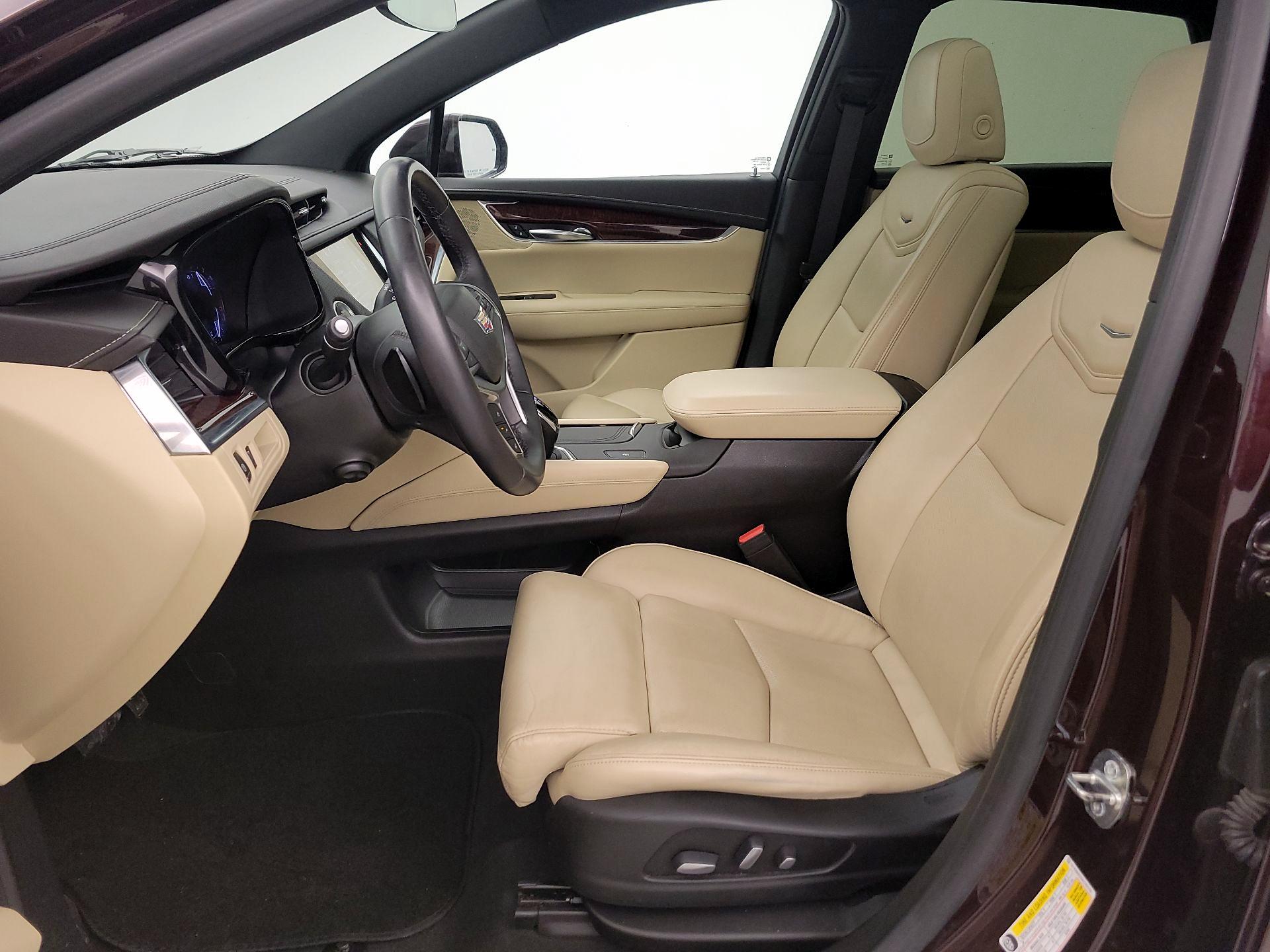 Thumbnail: 2017 Cadillac XT5 - 11