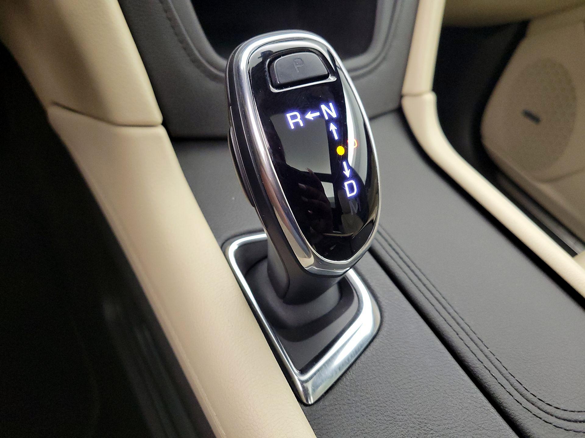 Thumbnail: 2017 Cadillac XT5 - 18