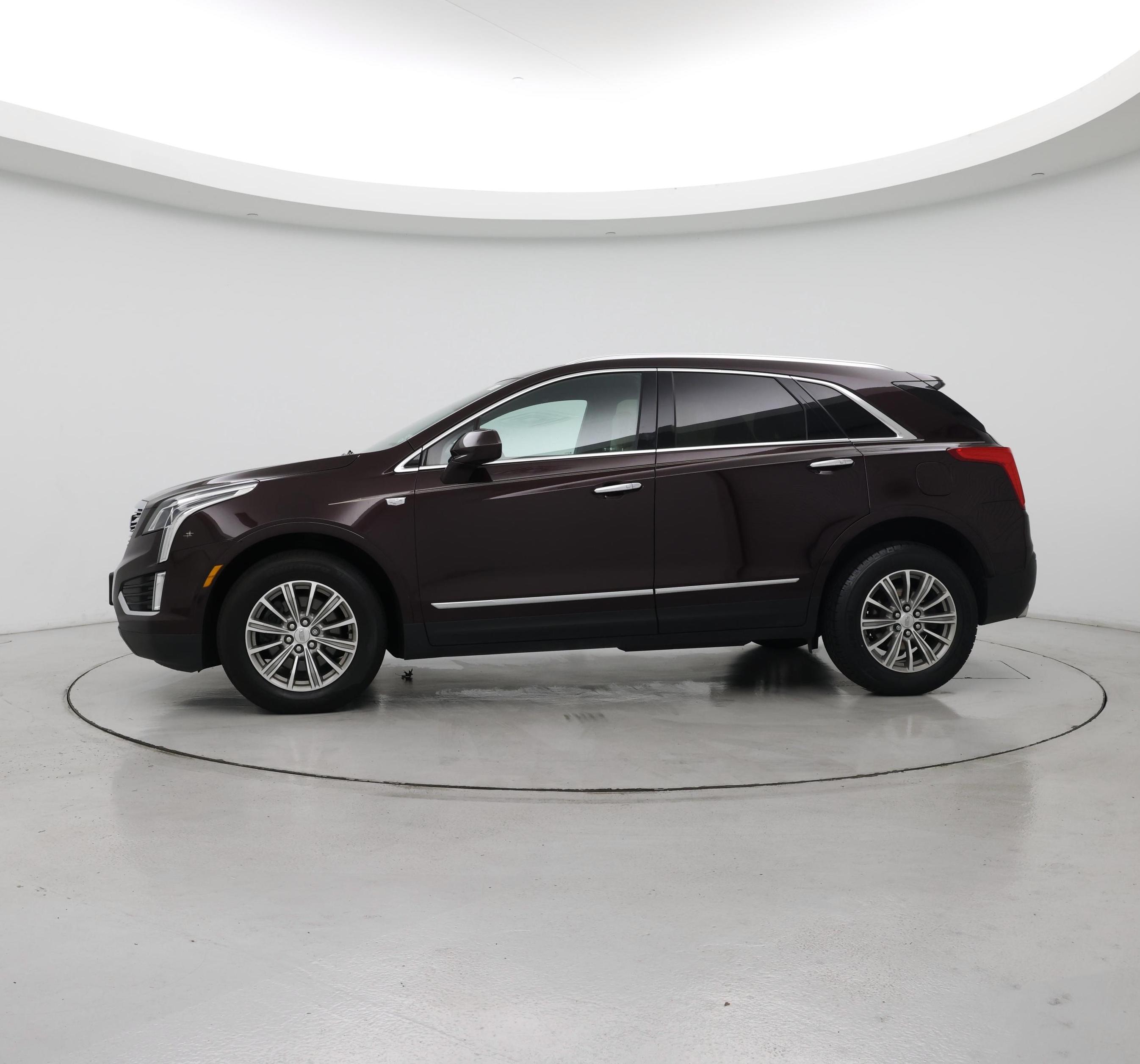 Thumbnail: 2017 Cadillac XT5 - 3