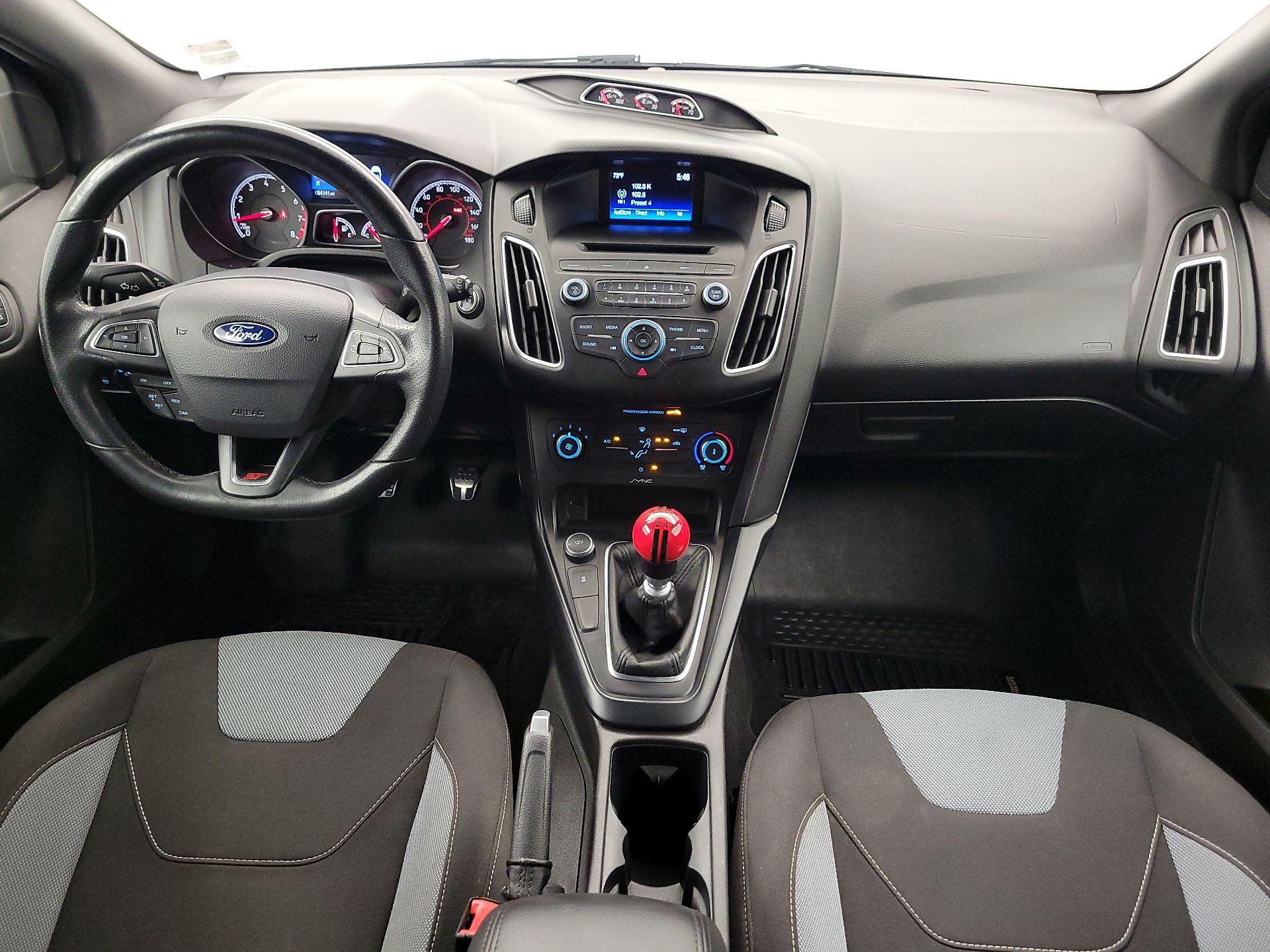 Thumbnail: 2016 Ford Focus - 9