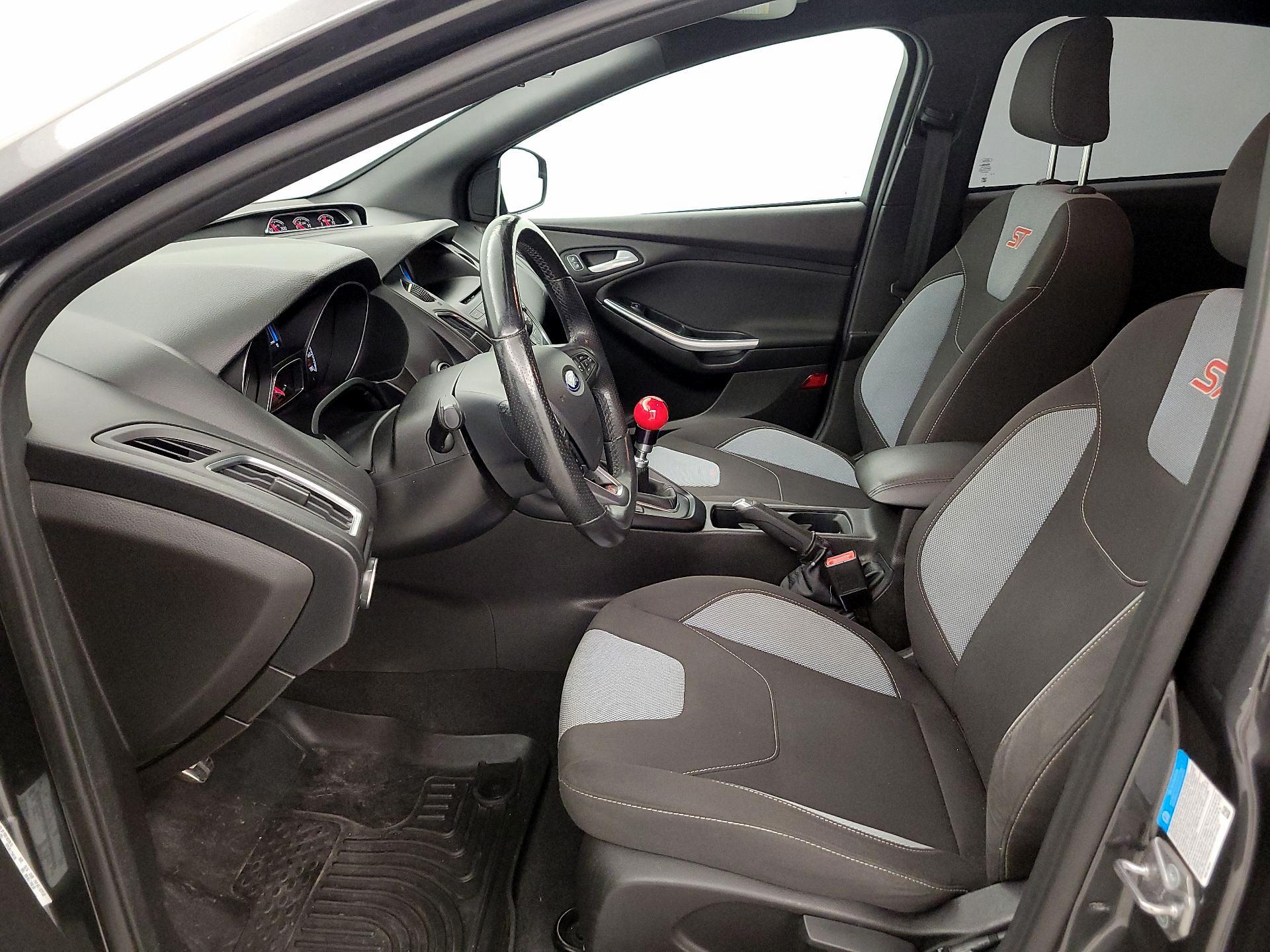 Thumbnail: 2016 Ford Focus - 11