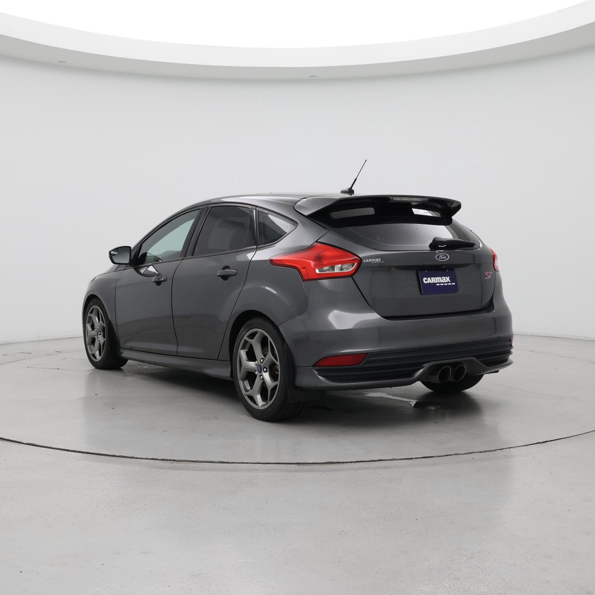 Thumbnail: 2016 Ford Focus - 2