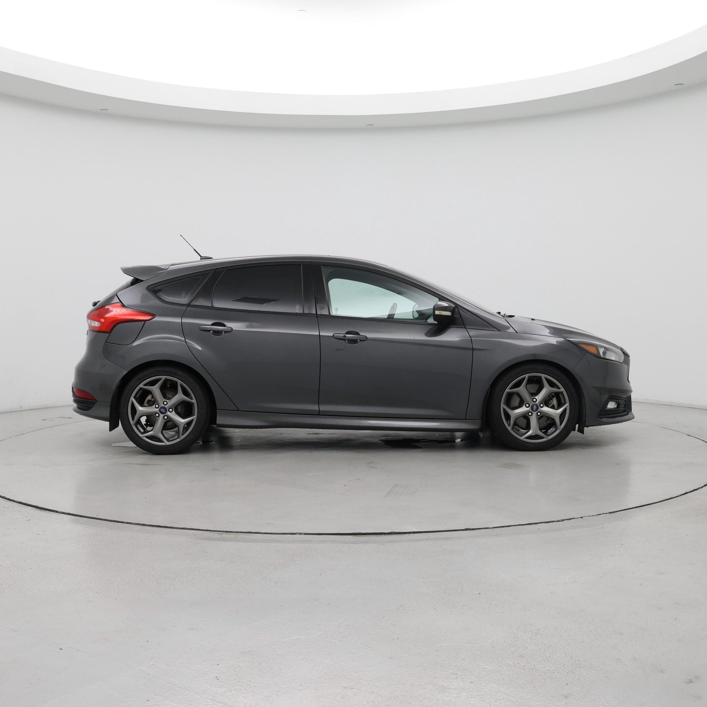 Thumbnail: 2016 Ford Focus - 7