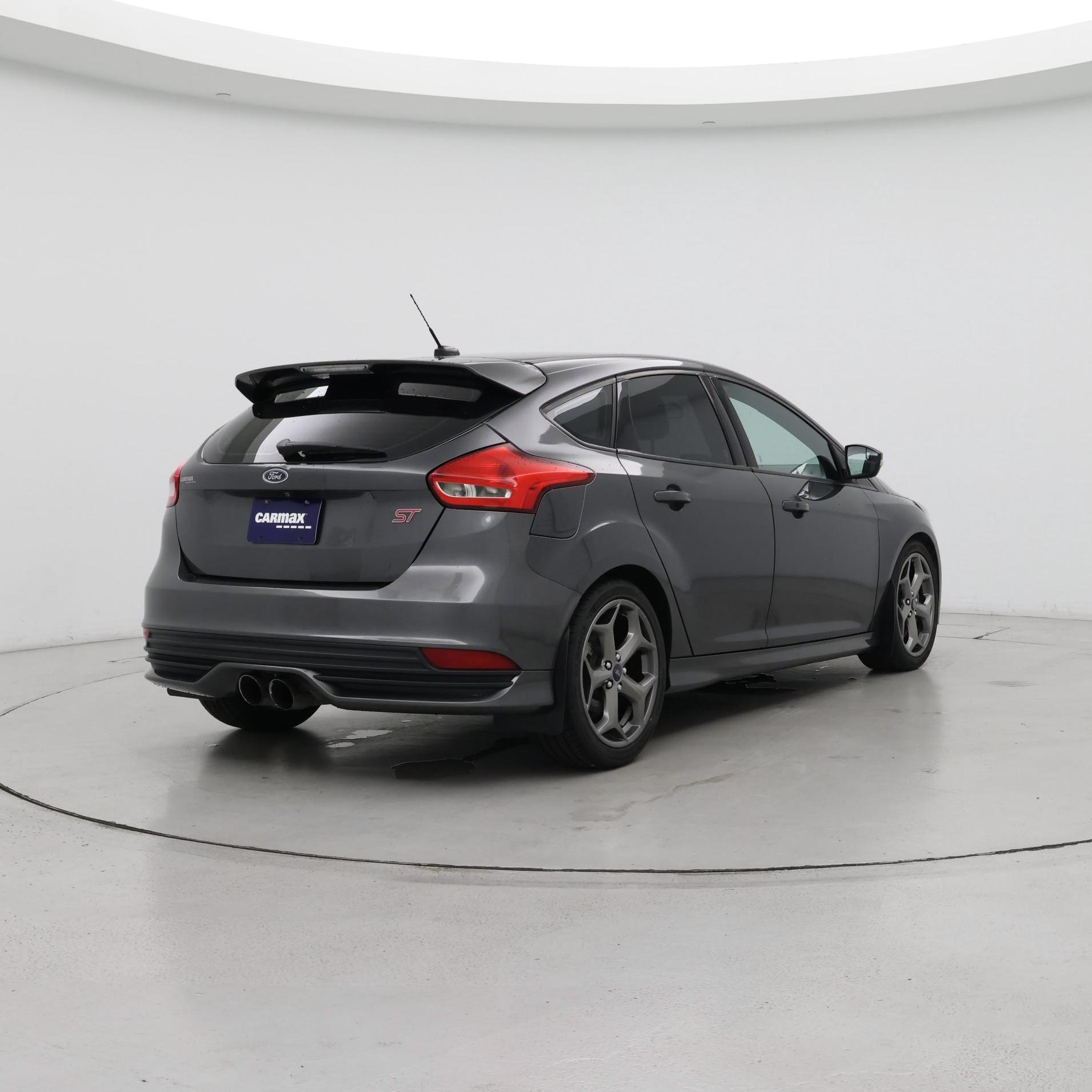 Thumbnail: 2016 Ford Focus - 8