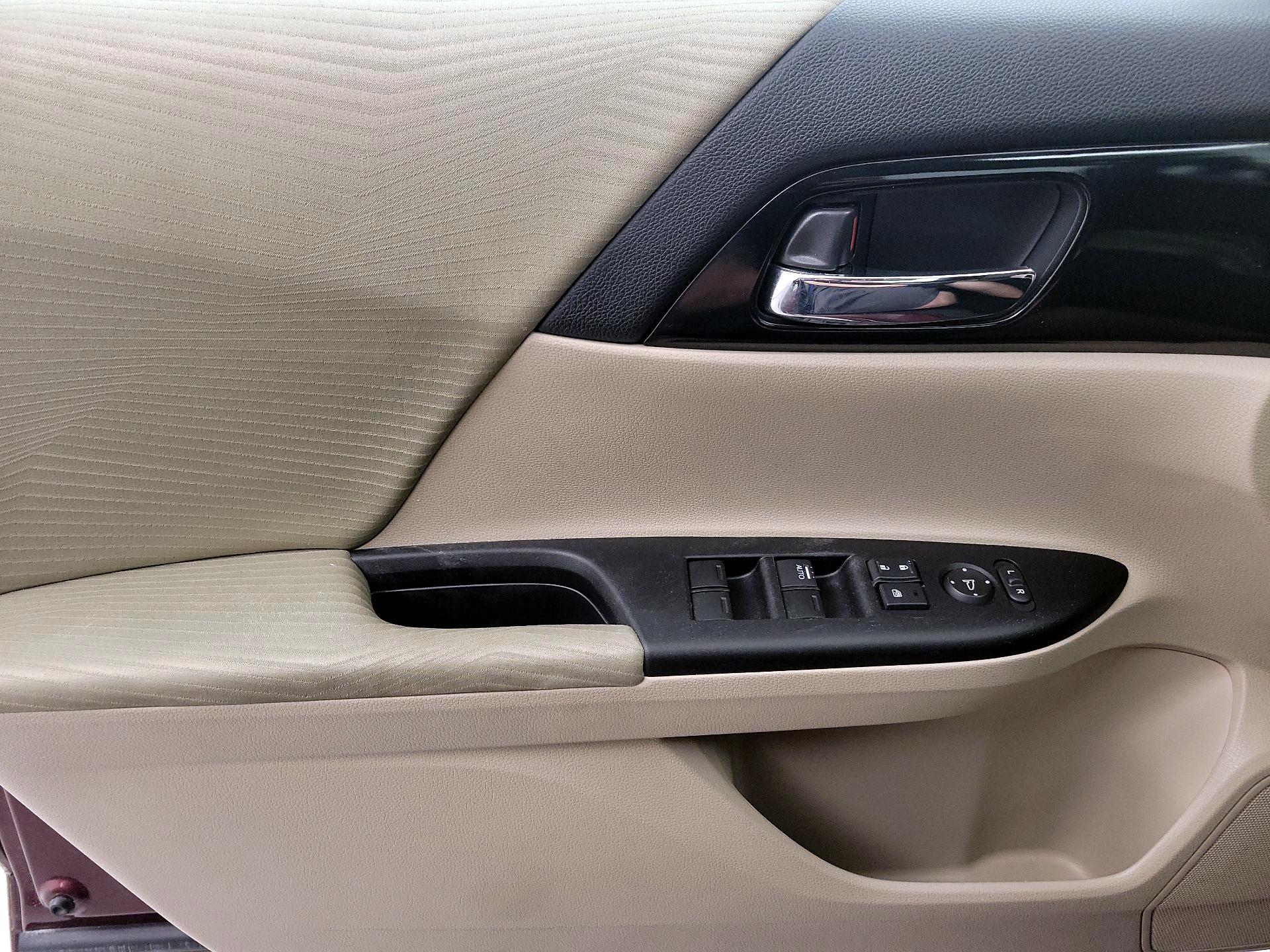 Thumbnail: 2016 Honda Accord - 12