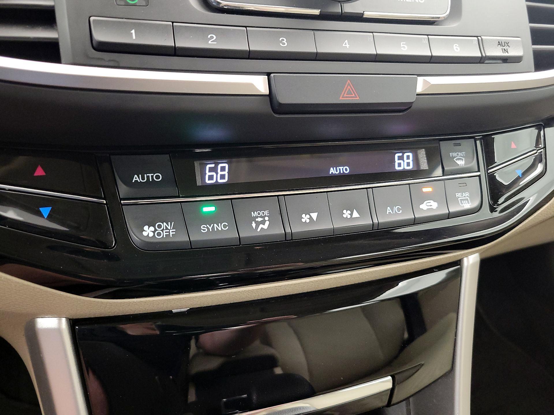 Thumbnail: 2016 Honda Accord - 16