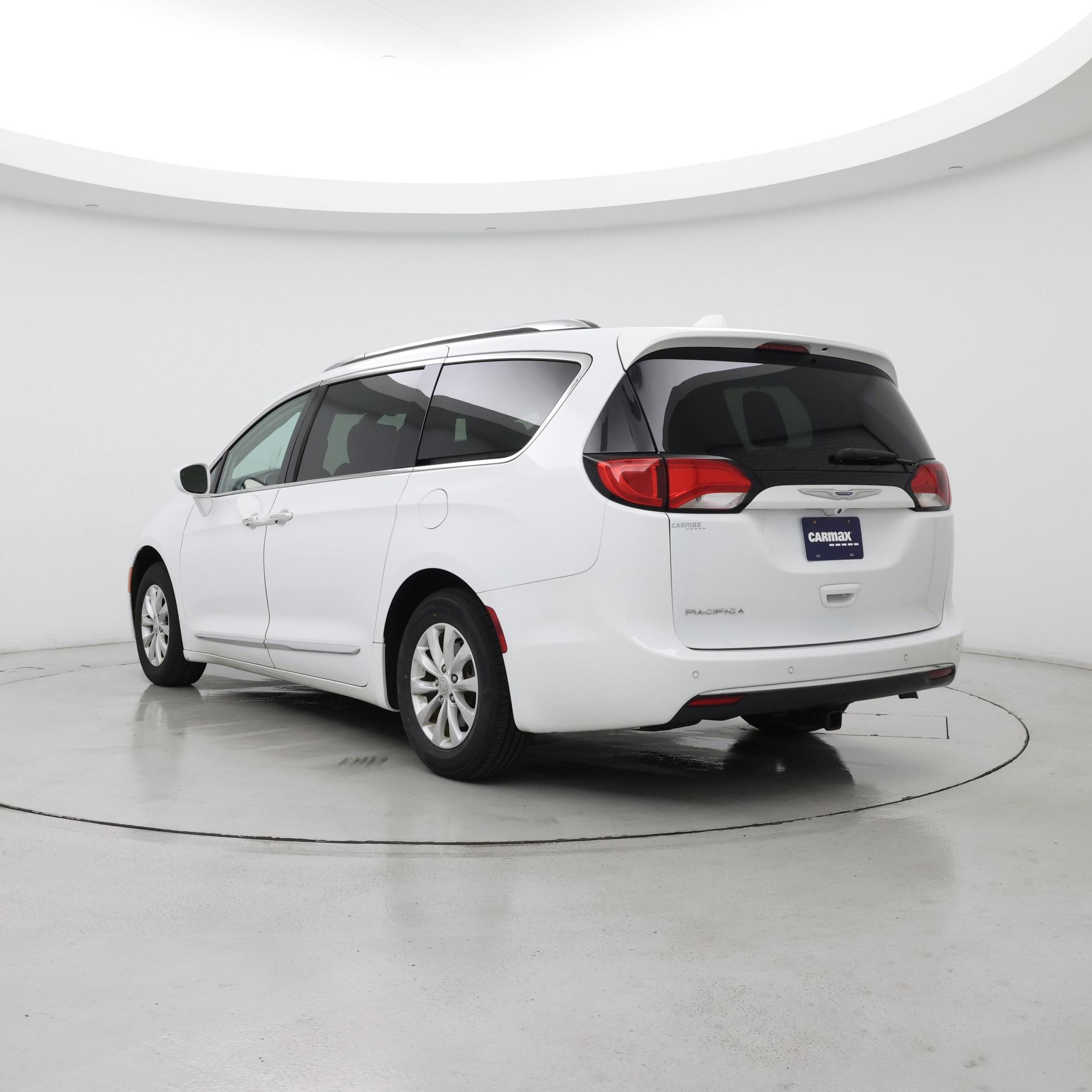 Thumbnail: 2019 Chrysler Pacifica - 2