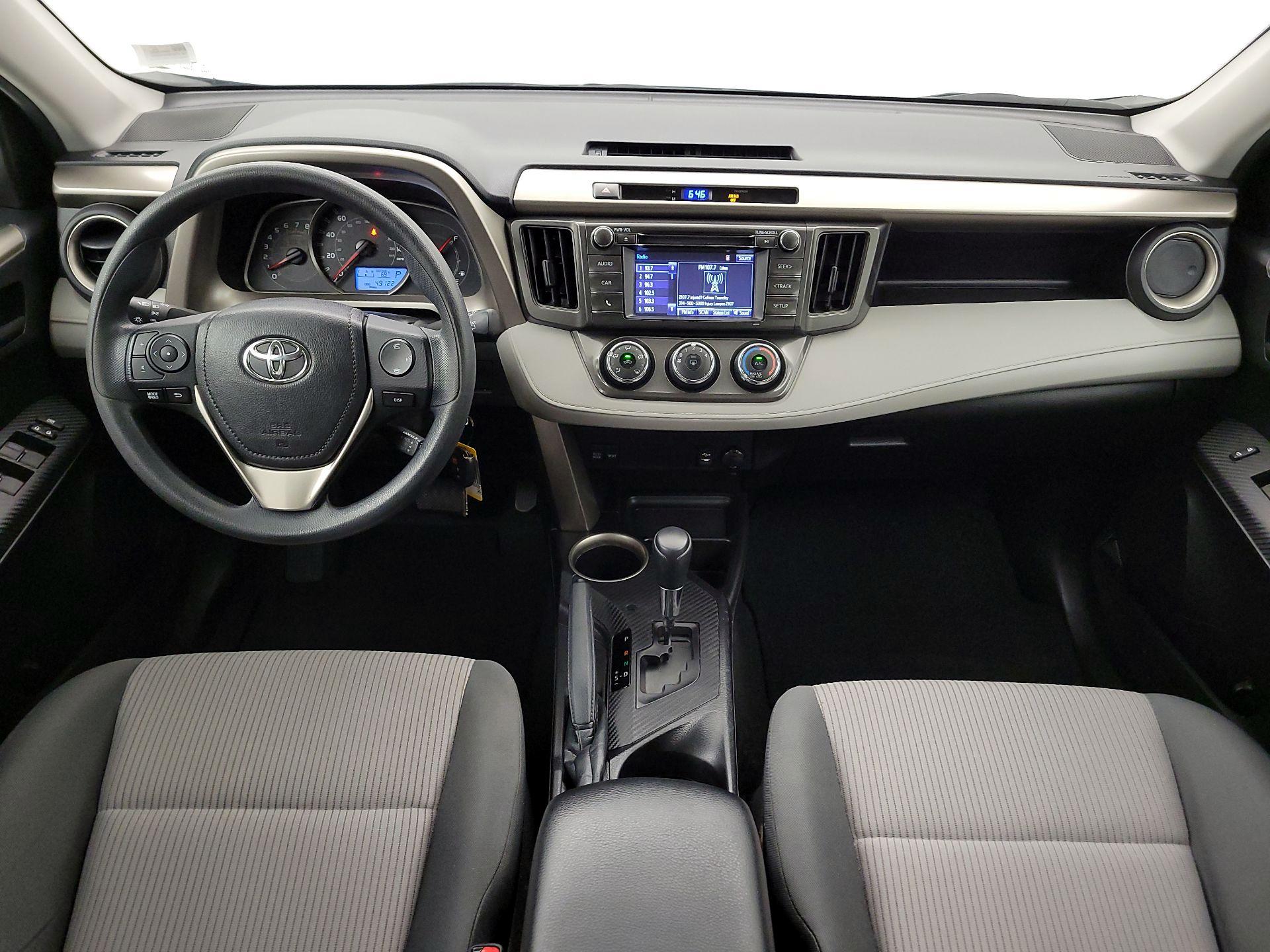 Thumbnail: 2015 Toyota RAV4 - 9