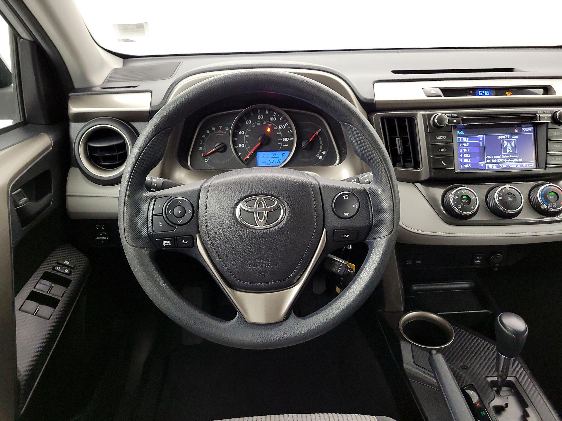 Thumbnail: 2015 Toyota RAV4 - 10