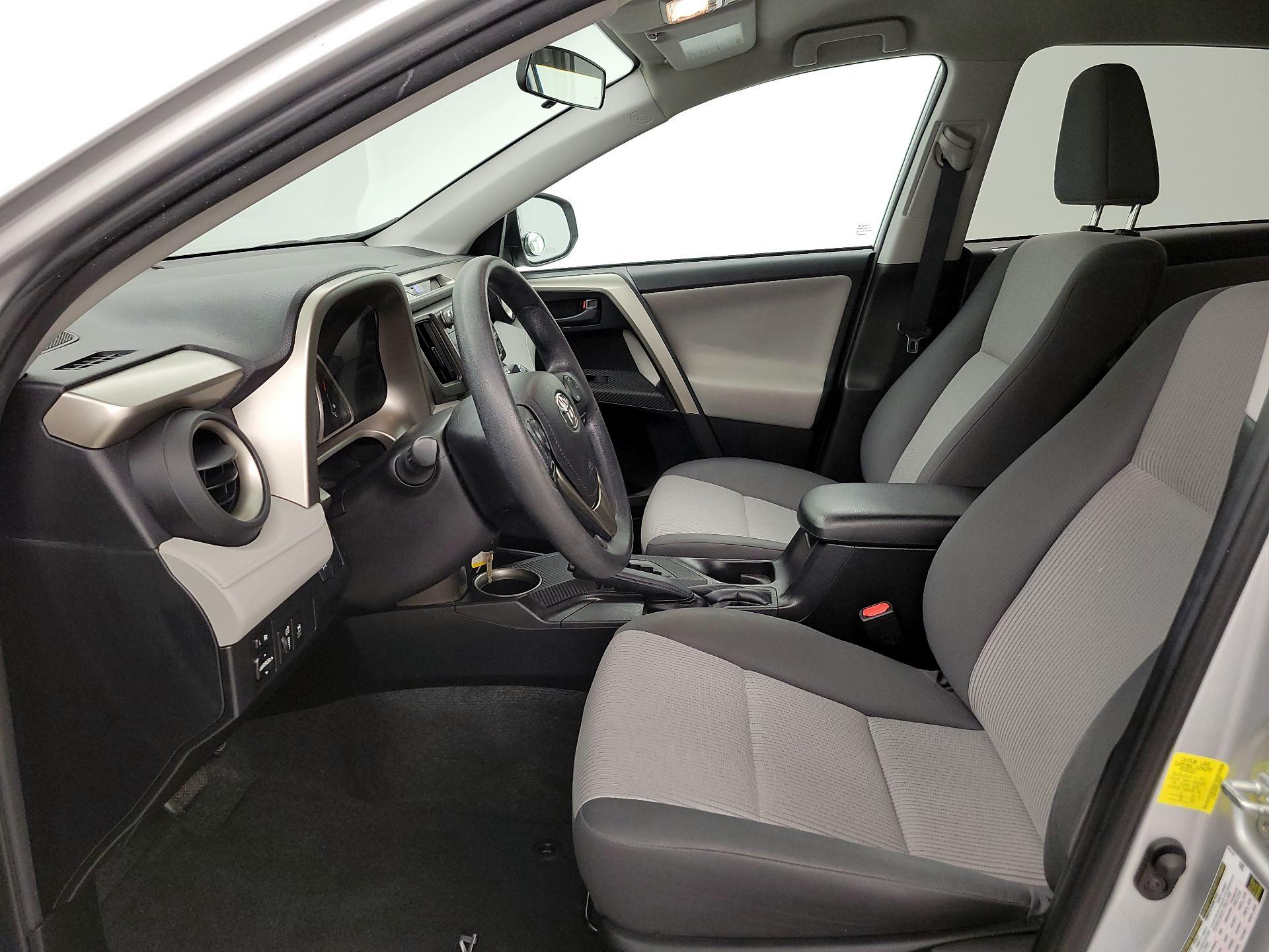 Thumbnail: 2015 Toyota RAV4 - 11