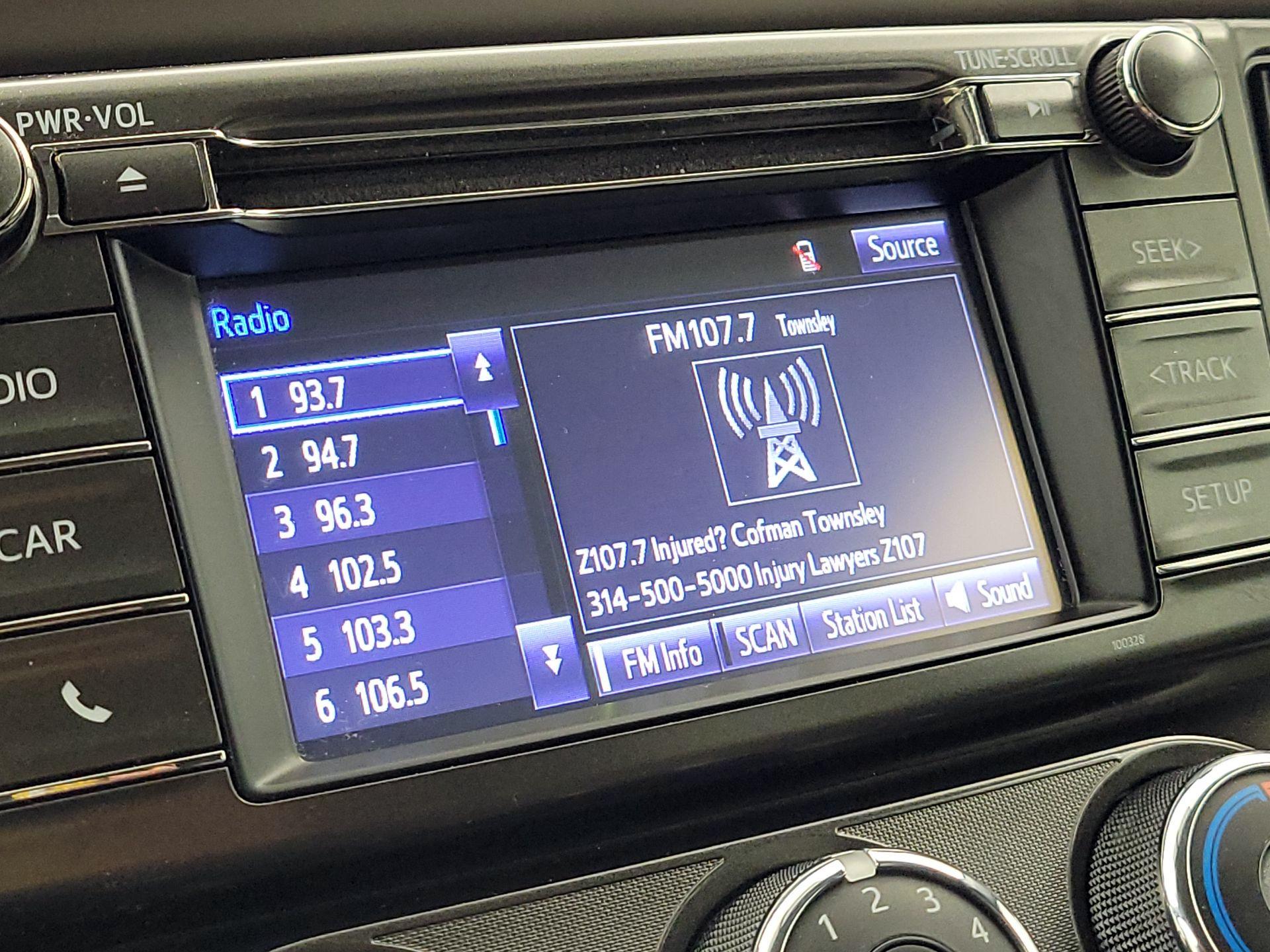 Thumbnail: 2015 Toyota RAV4 - 15