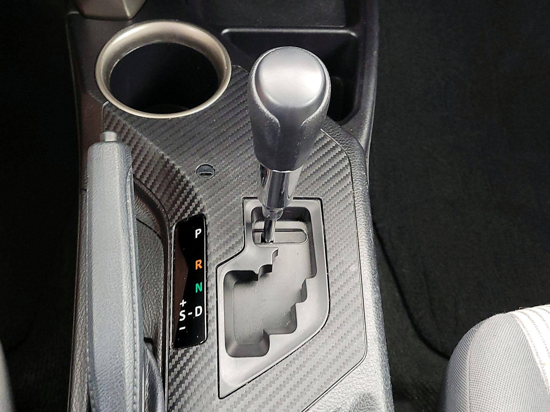 Thumbnail: 2015 Toyota RAV4 - 17