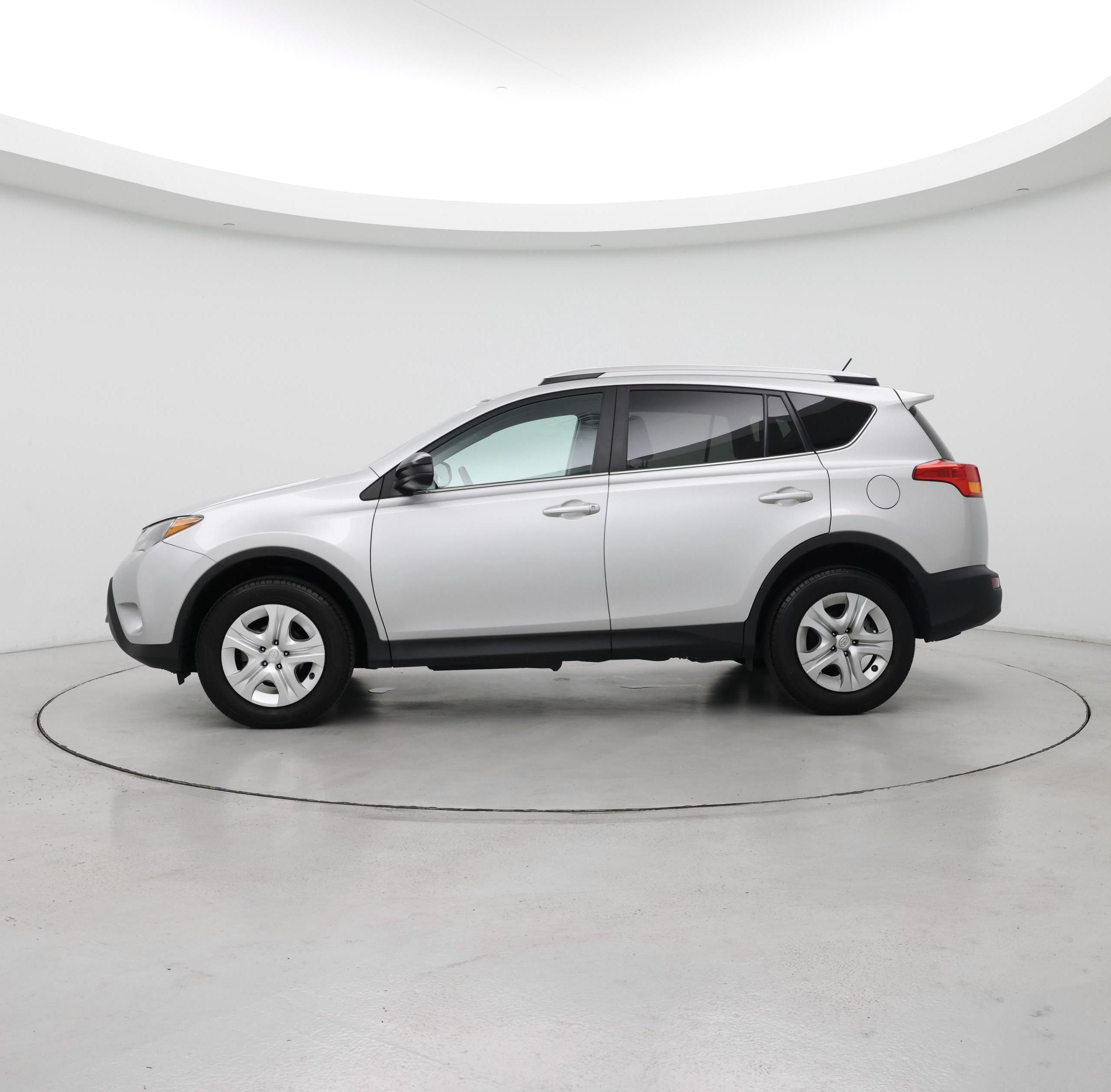 Thumbnail: 2015 Toyota RAV4 - 3