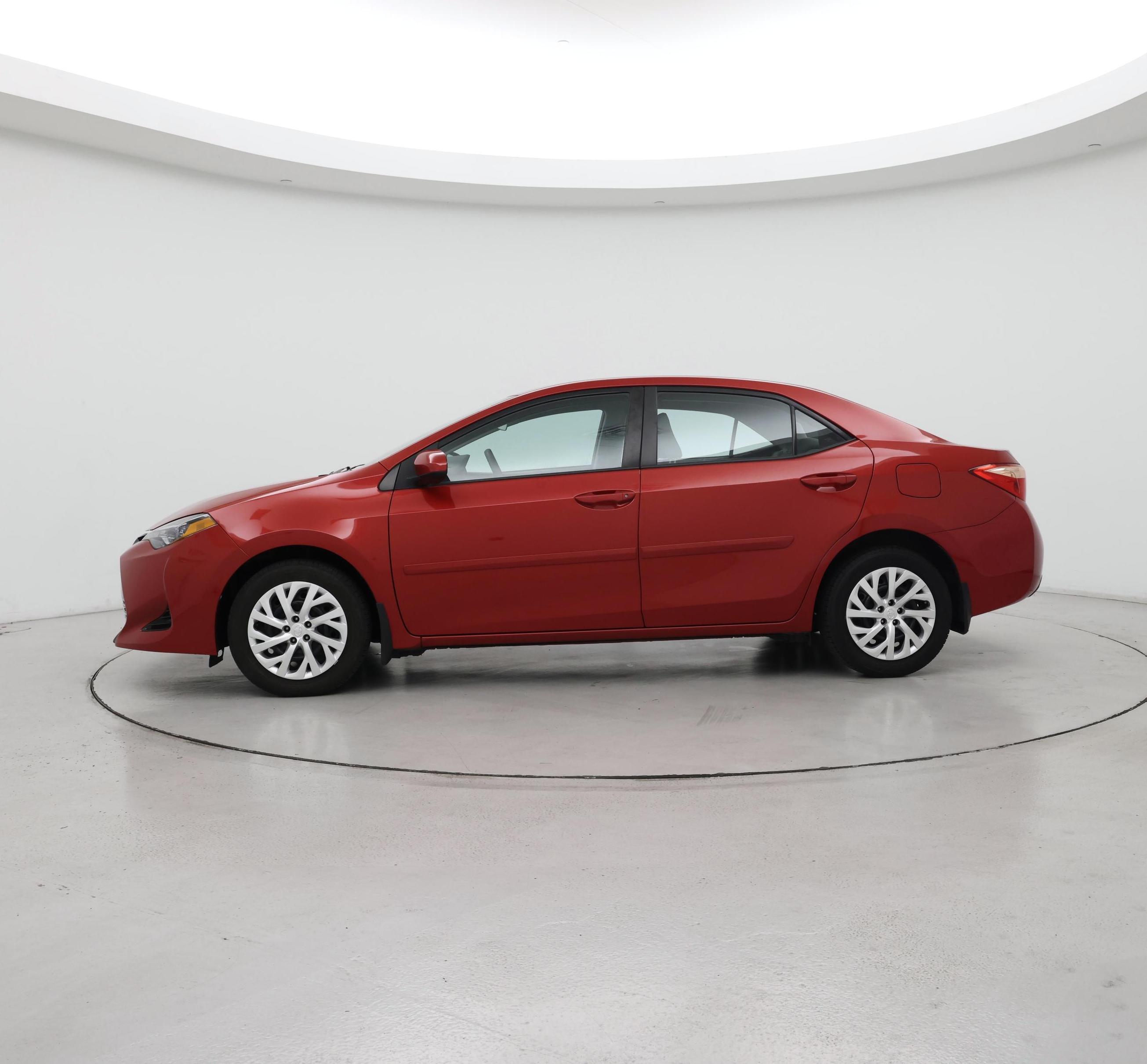 Thumbnail: 2018 Toyota Corolla - 3