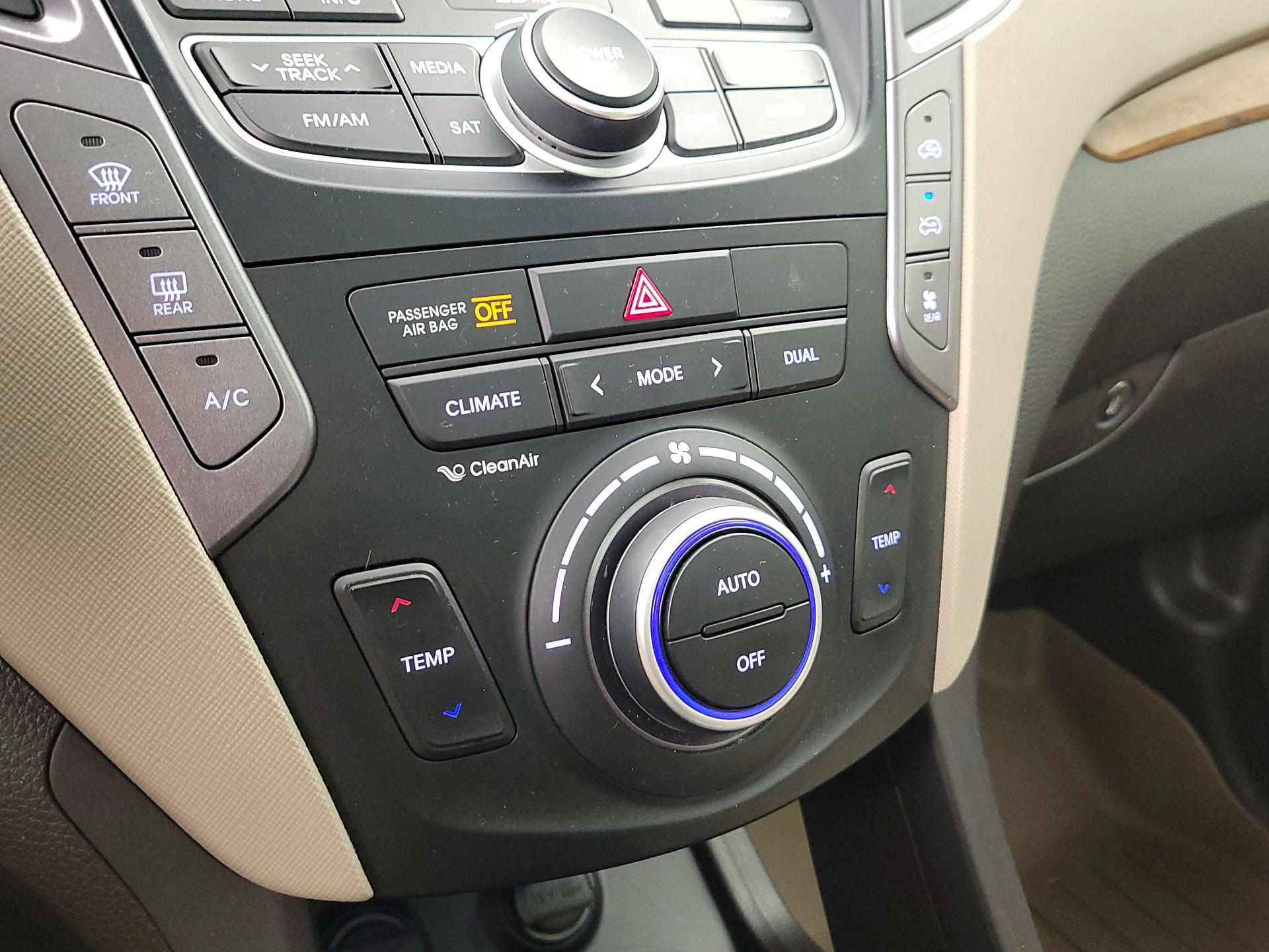 Thumbnail: 2016 Hyundai Santa Fe - 17