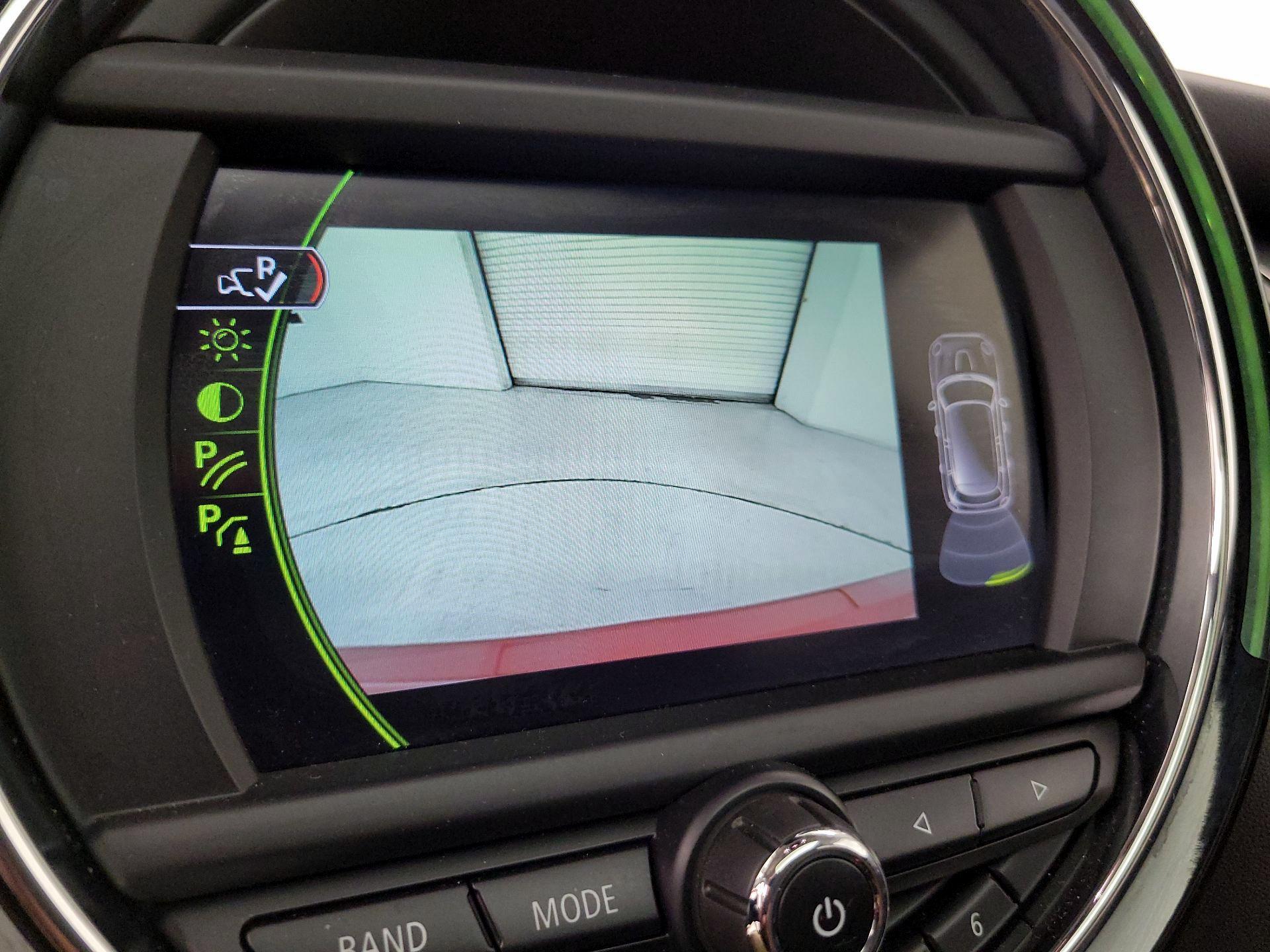 Thumbnail: 2016 MINI Cooper Hardtop - 14