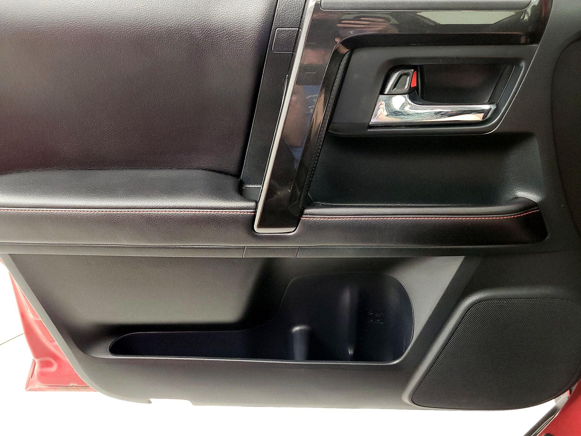 Thumbnail: 2016 Toyota 4Runner - 12