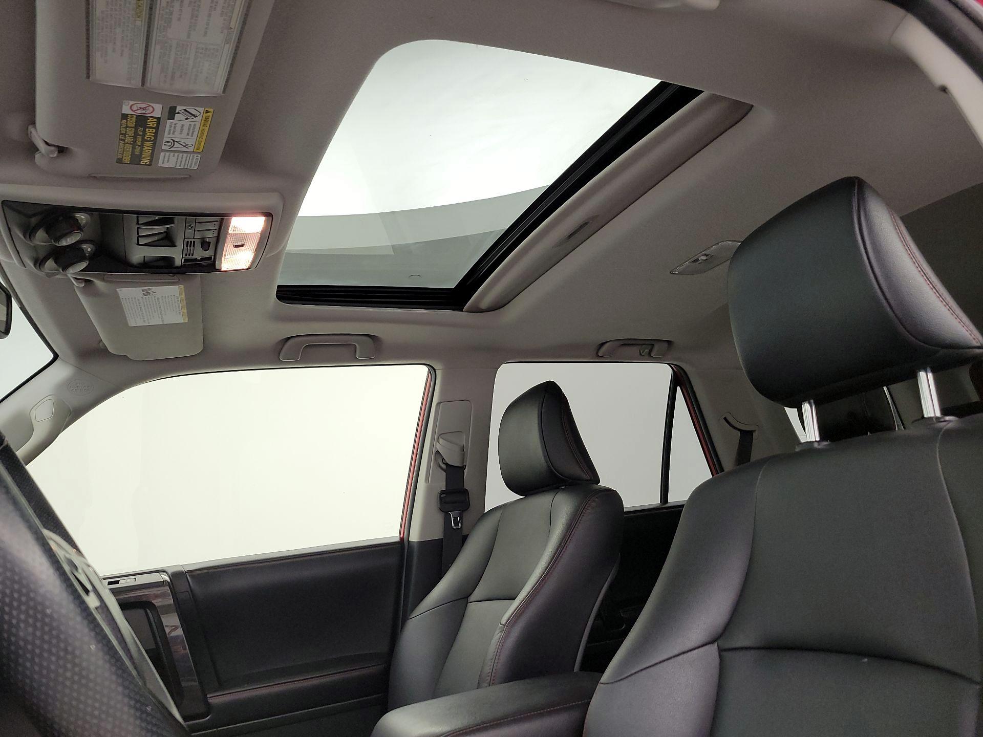 Thumbnail: 2016 Toyota 4Runner - 19