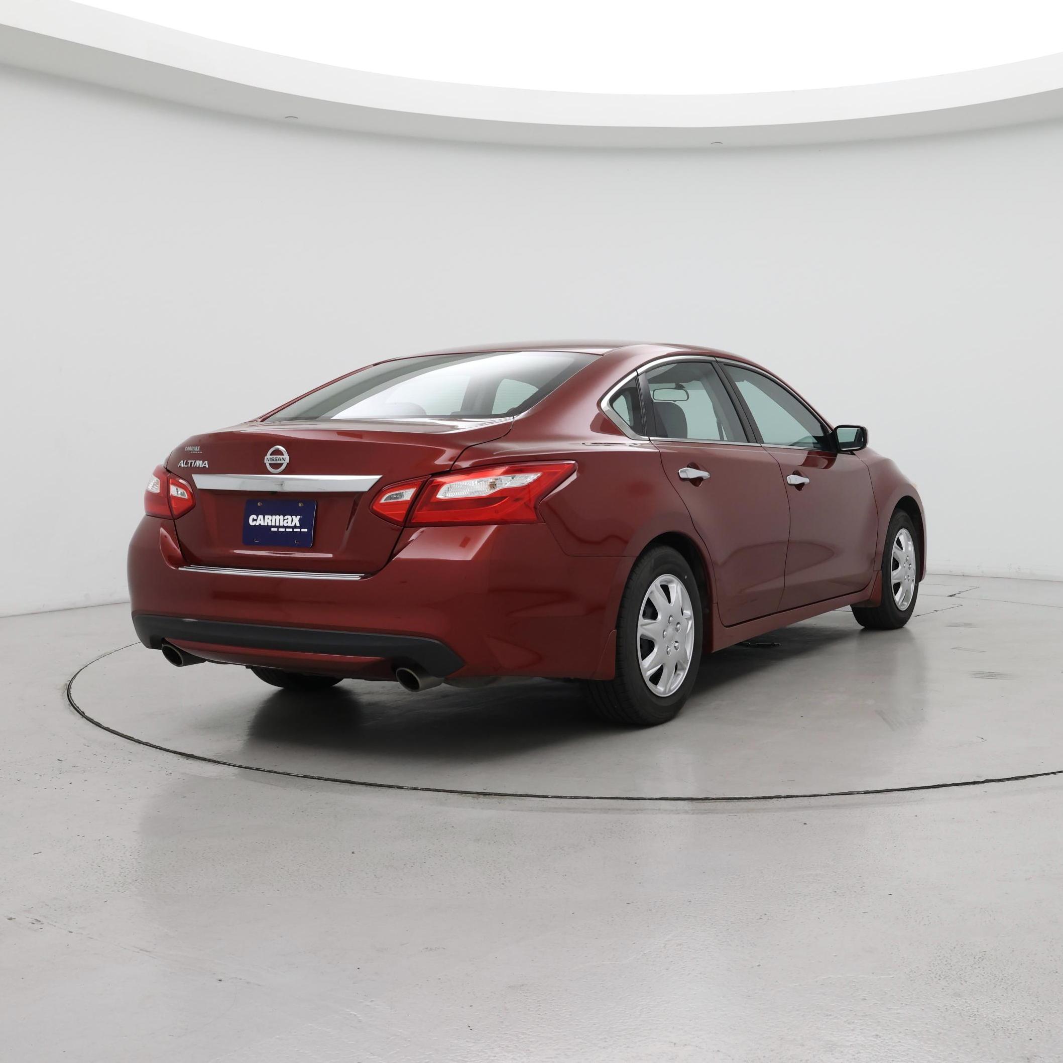 Thumbnail: 2017 Nissan Altima - 8