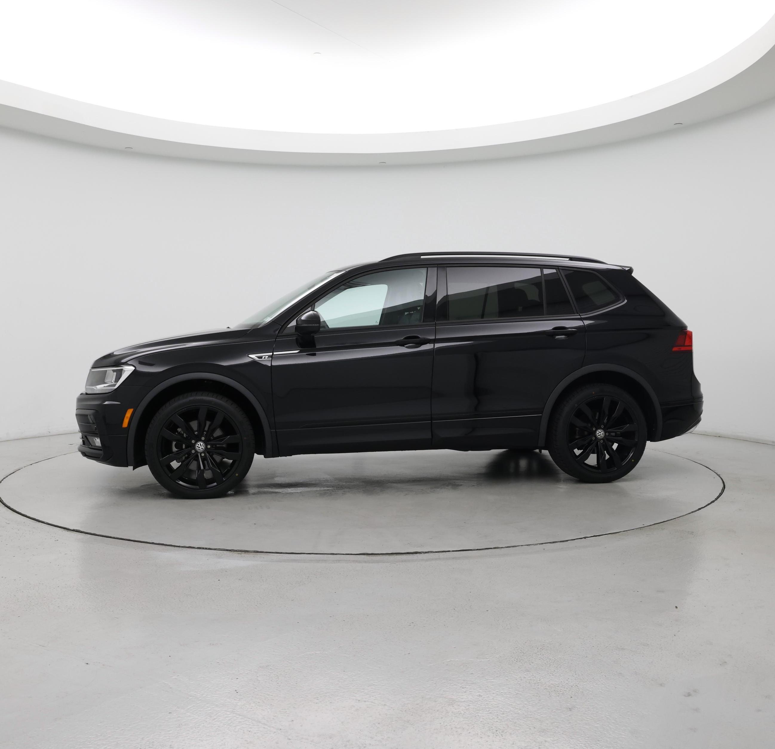 Thumbnail: 2021 Volkswagen Tiguan - 3