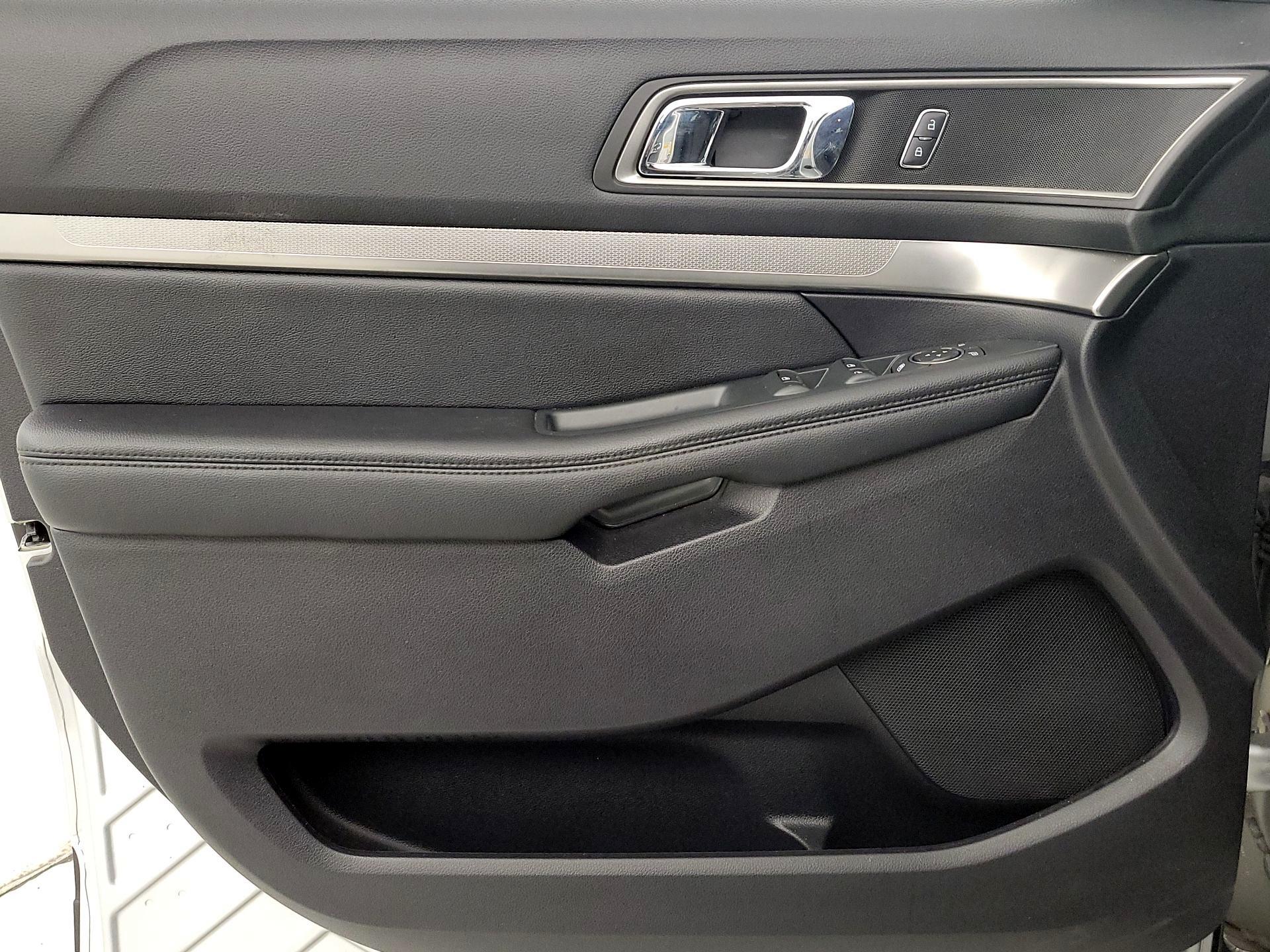 Thumbnail: 2019 Ford Explorer - 12