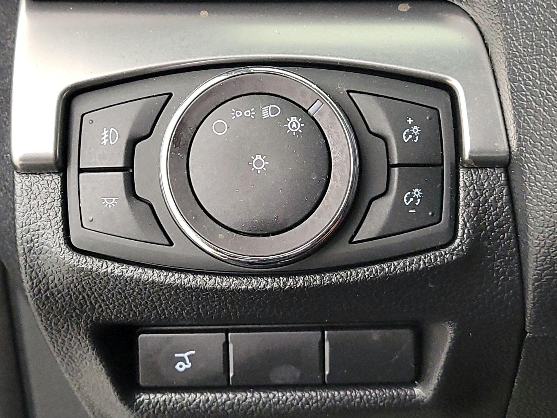 Thumbnail: 2019 Ford Explorer - 13