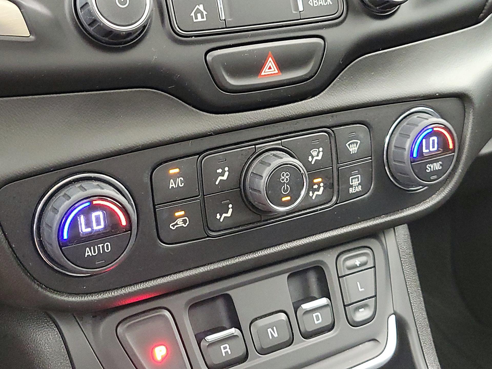 Thumbnail: 2019 GMC Terrain - 17