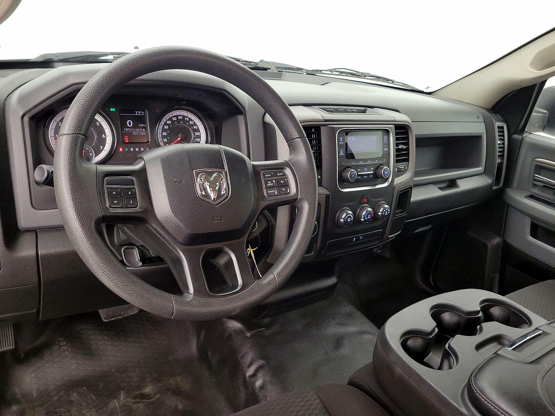 Thumbnail: 2020 RAM 1500 Classic - 9