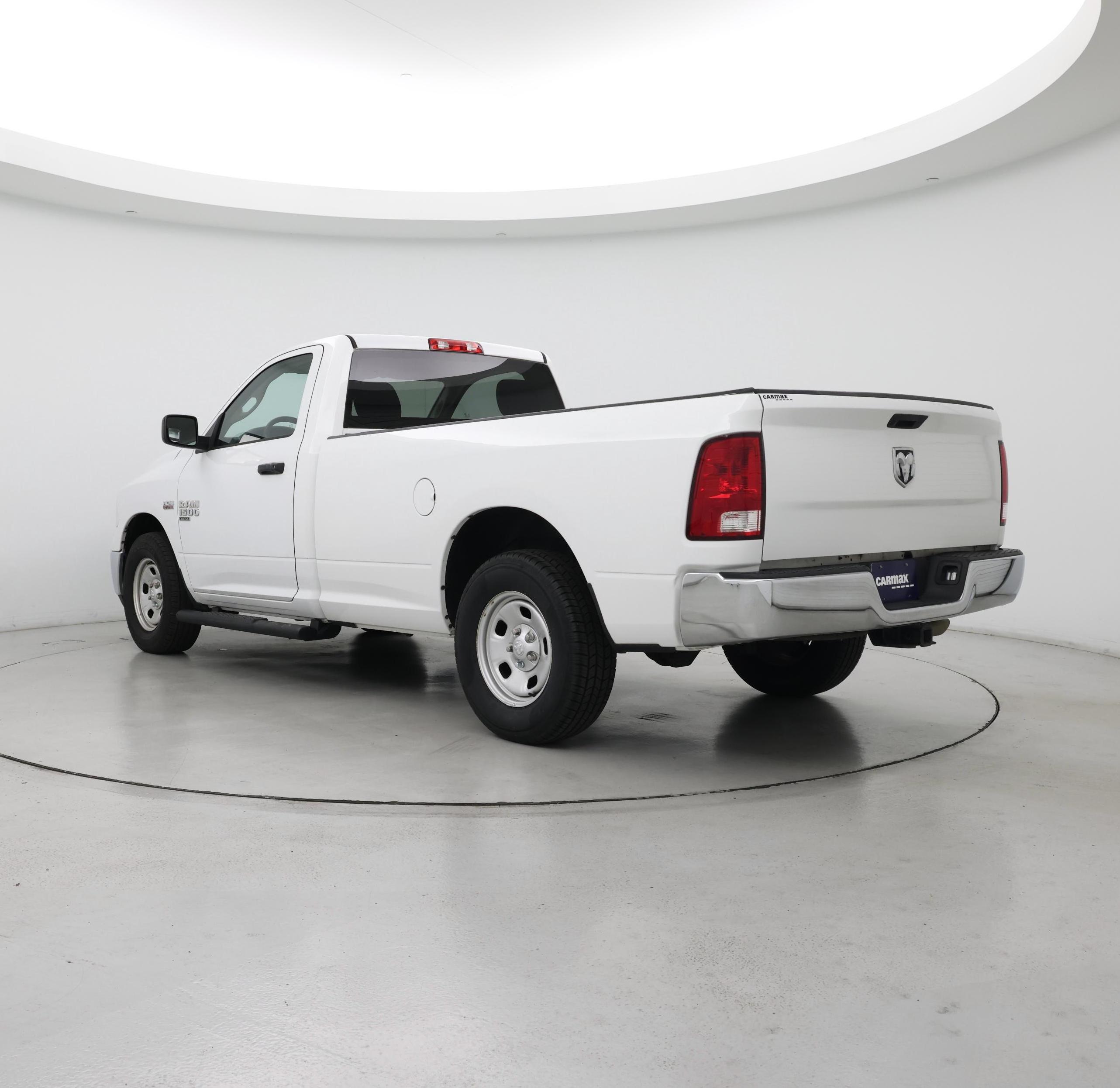 Thumbnail: 2020 RAM 1500 Classic - 2
