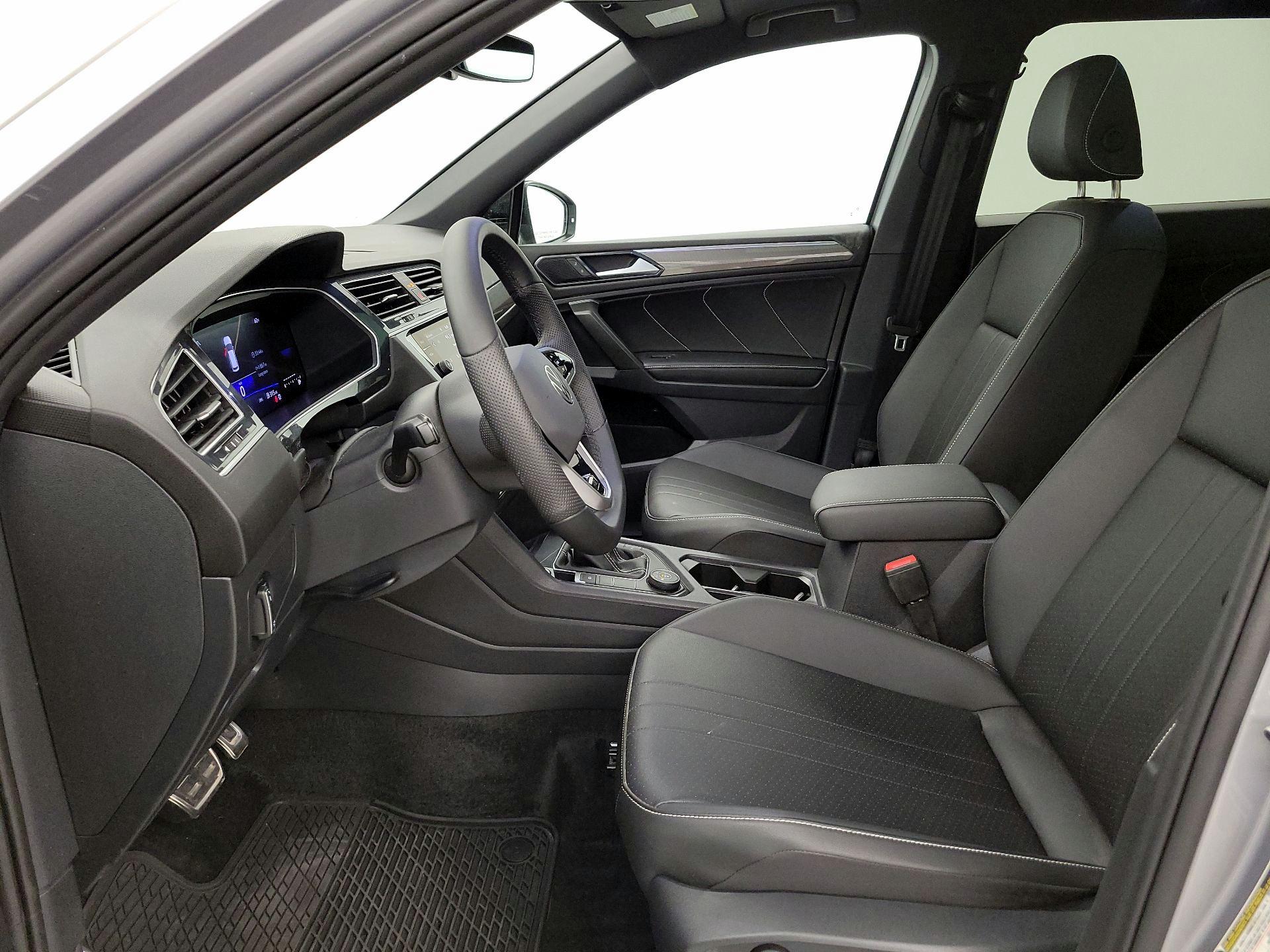 Thumbnail: 2024 Volkswagen Tiguan - 11