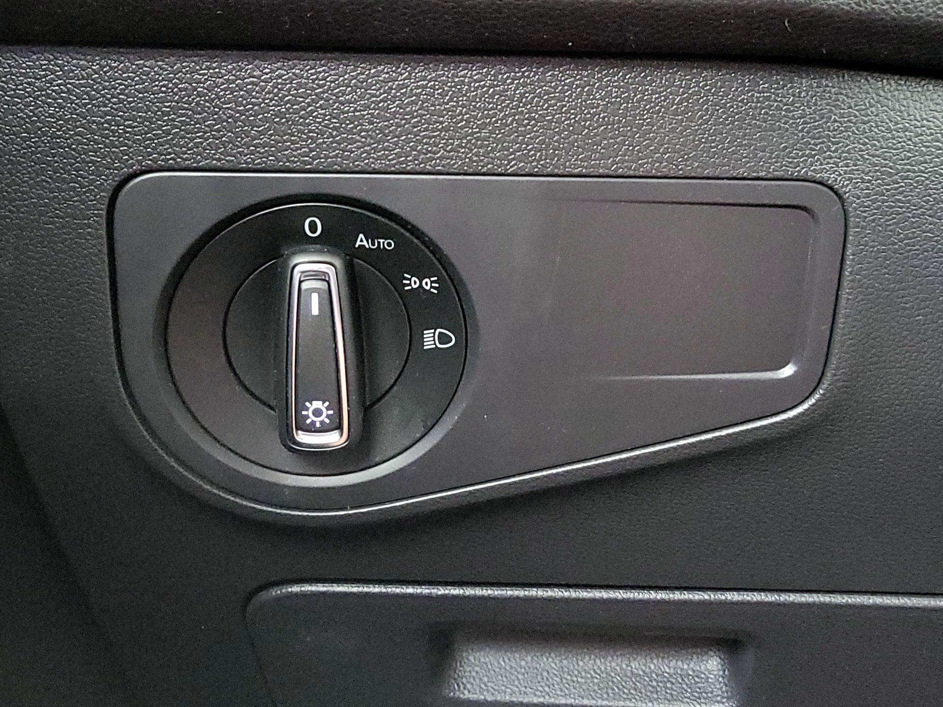 Thumbnail: 2024 Volkswagen Tiguan - 13