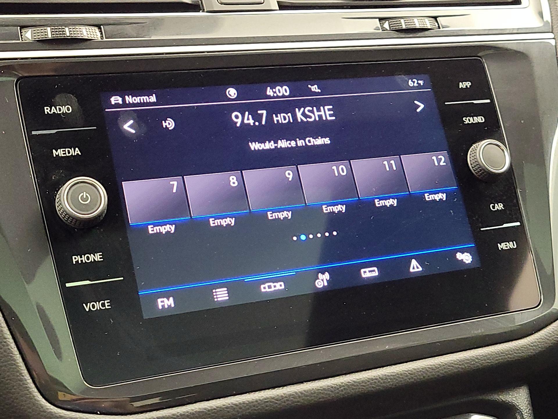 Thumbnail: 2024 Volkswagen Tiguan - 15