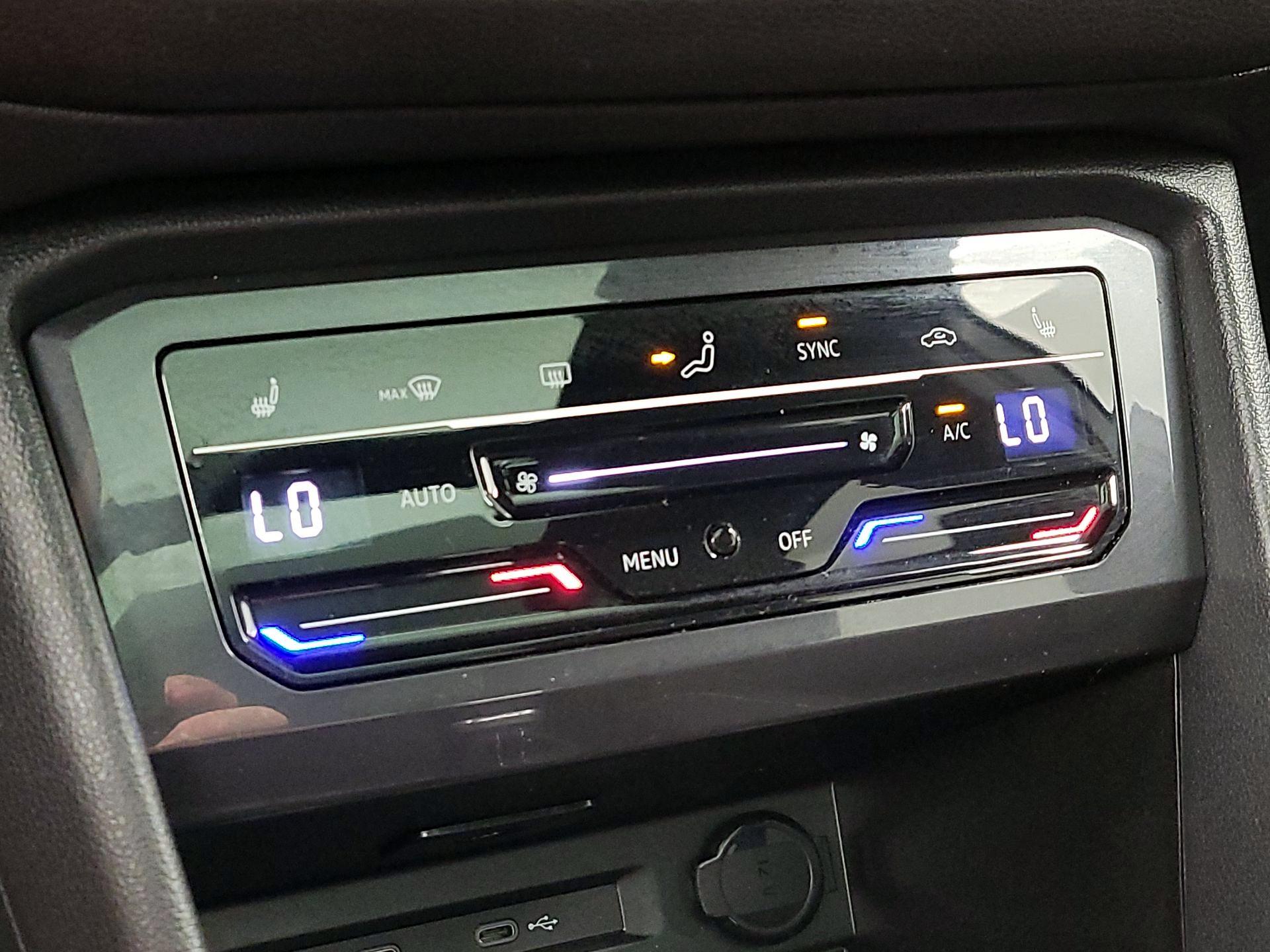 Thumbnail: 2024 Volkswagen Tiguan - 16