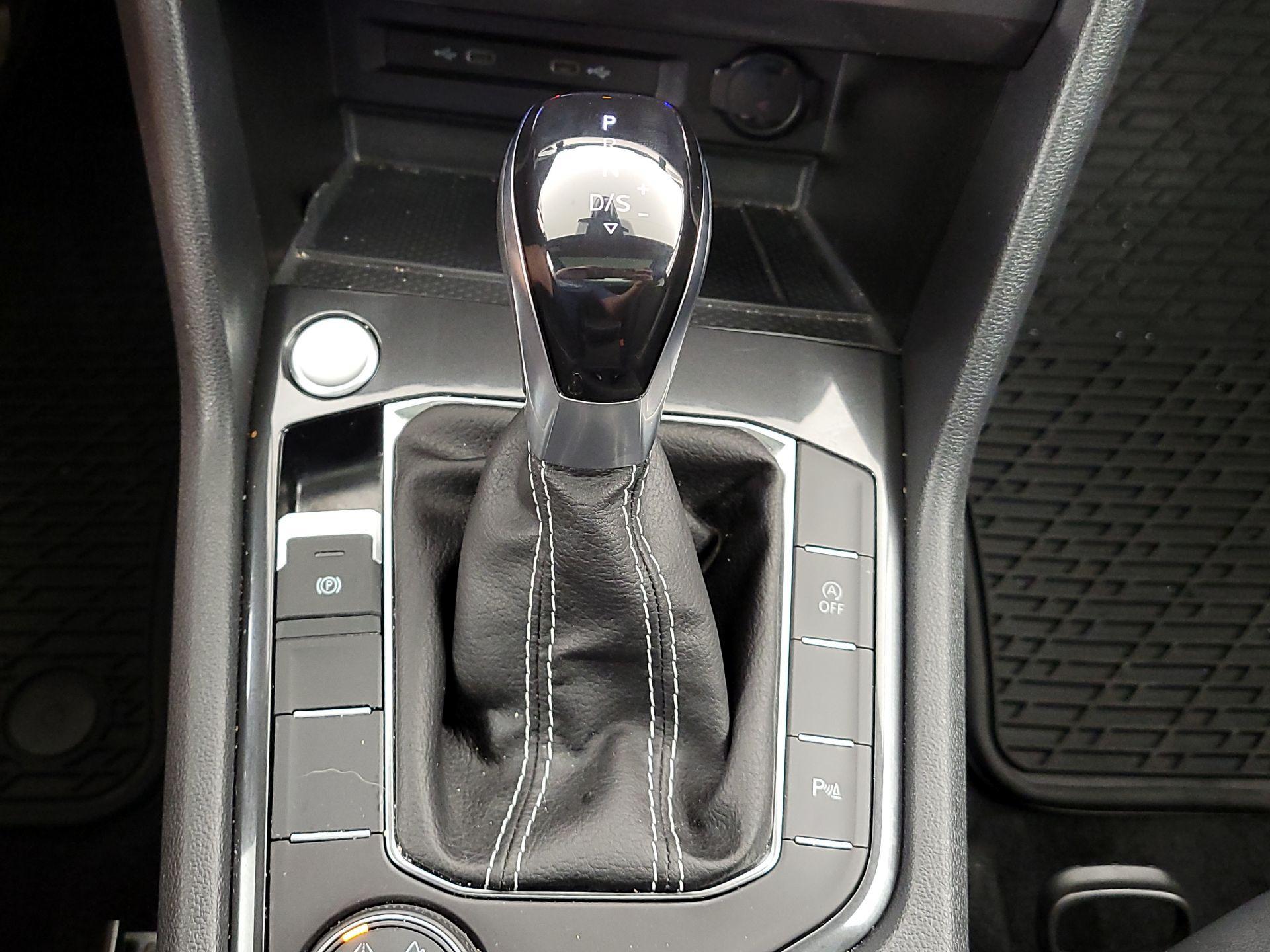 Thumbnail: 2024 Volkswagen Tiguan - 17