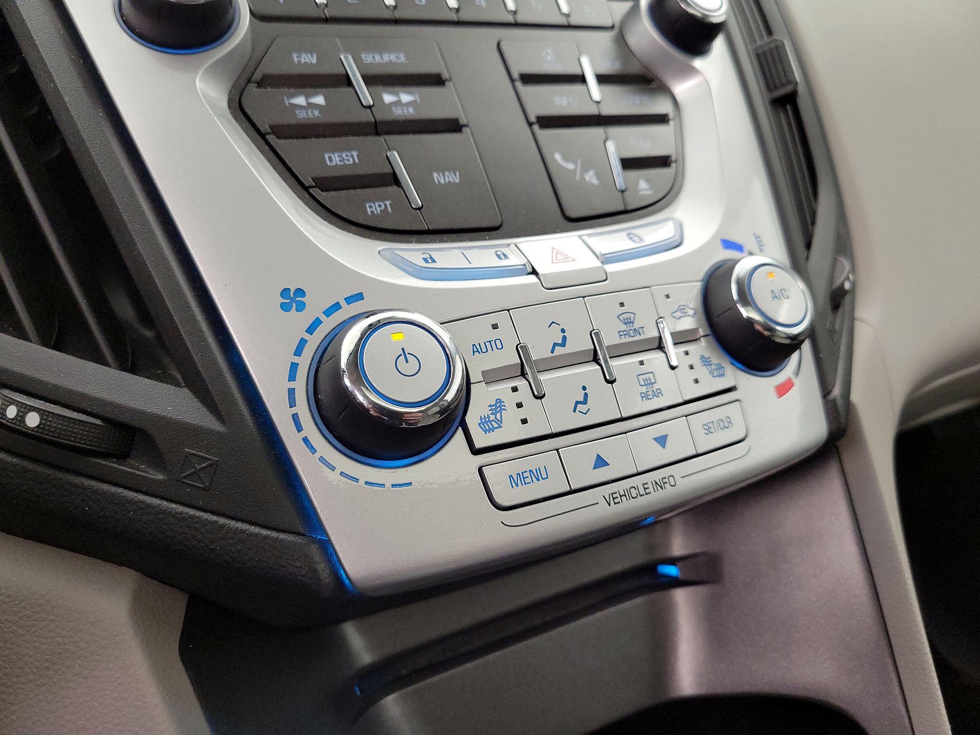 Thumbnail: 2015 Chevrolet Equinox - 16