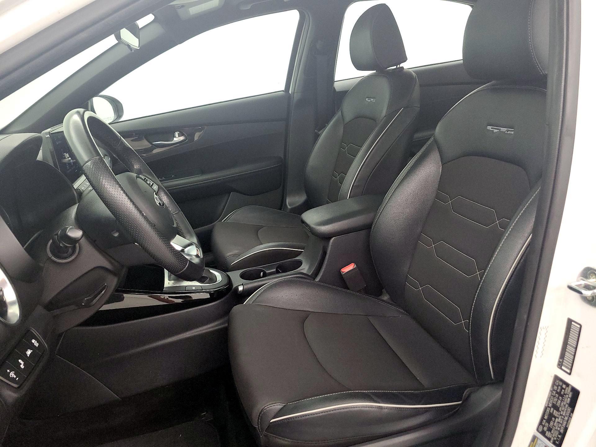 Thumbnail: 2021 Kia Forte - 11