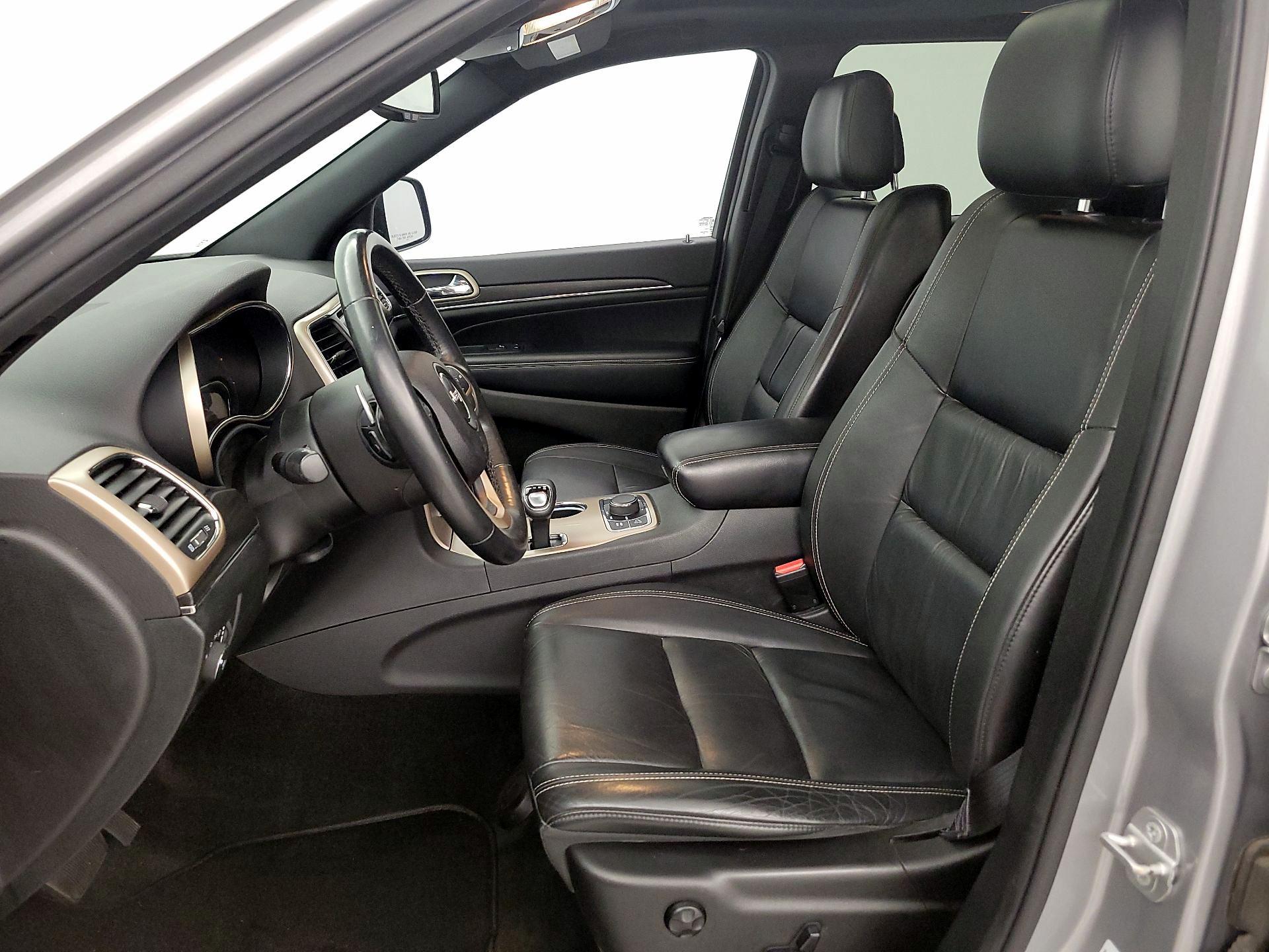 Thumbnail: 2015 Jeep Grand Cherokee - 11