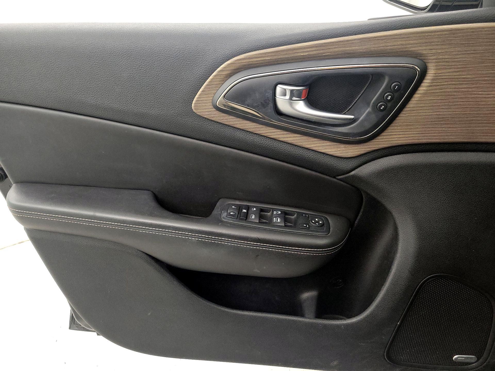 Thumbnail: 2015 Chrysler 200 - 12