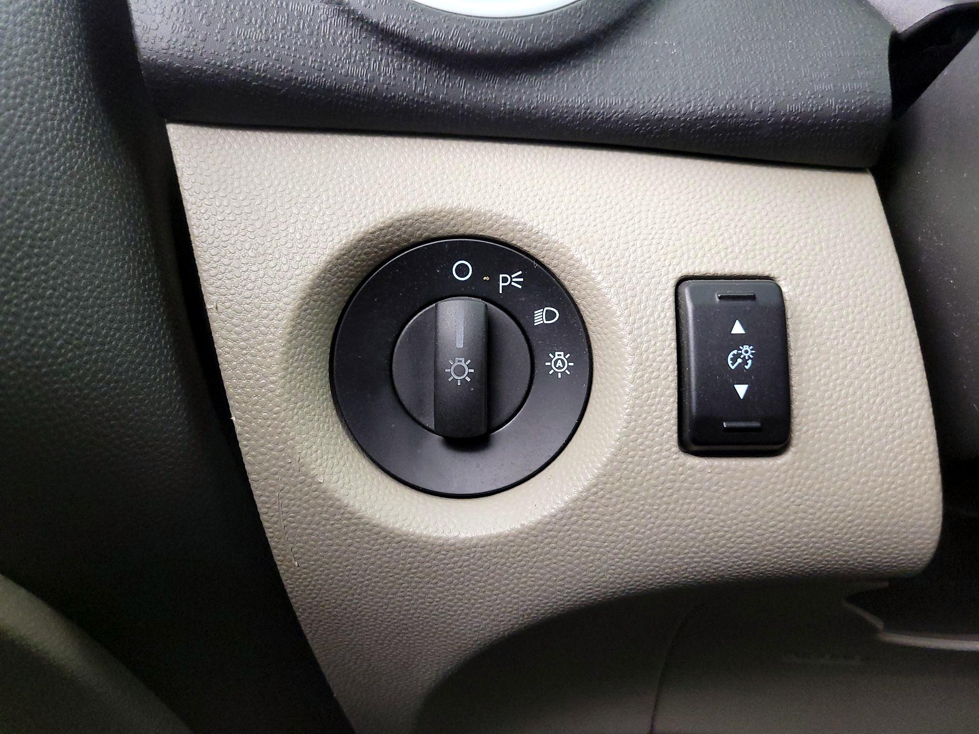 Thumbnail: 2015 Ford Fiesta - 13