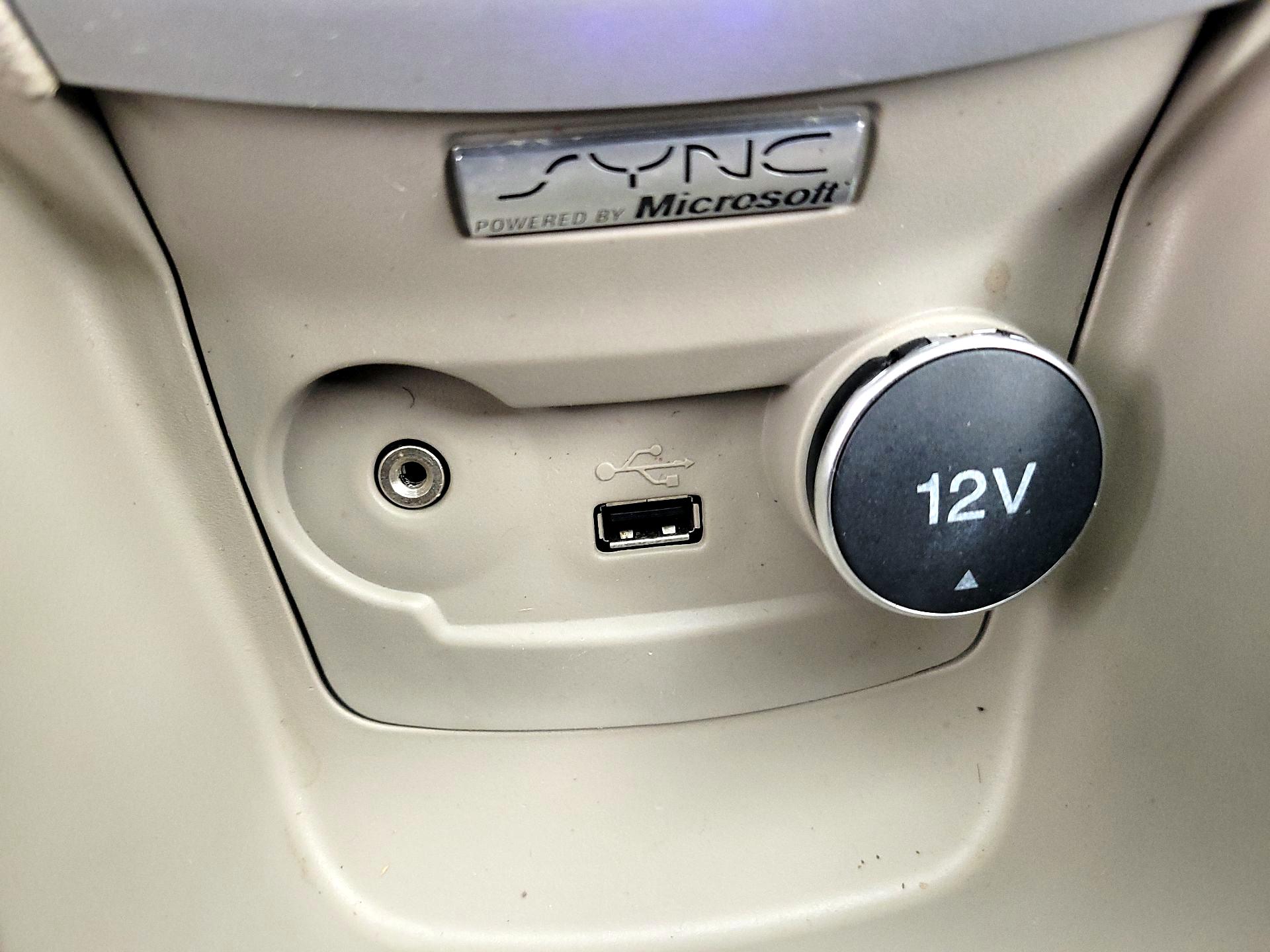 Thumbnail: 2015 Ford Fiesta - 17